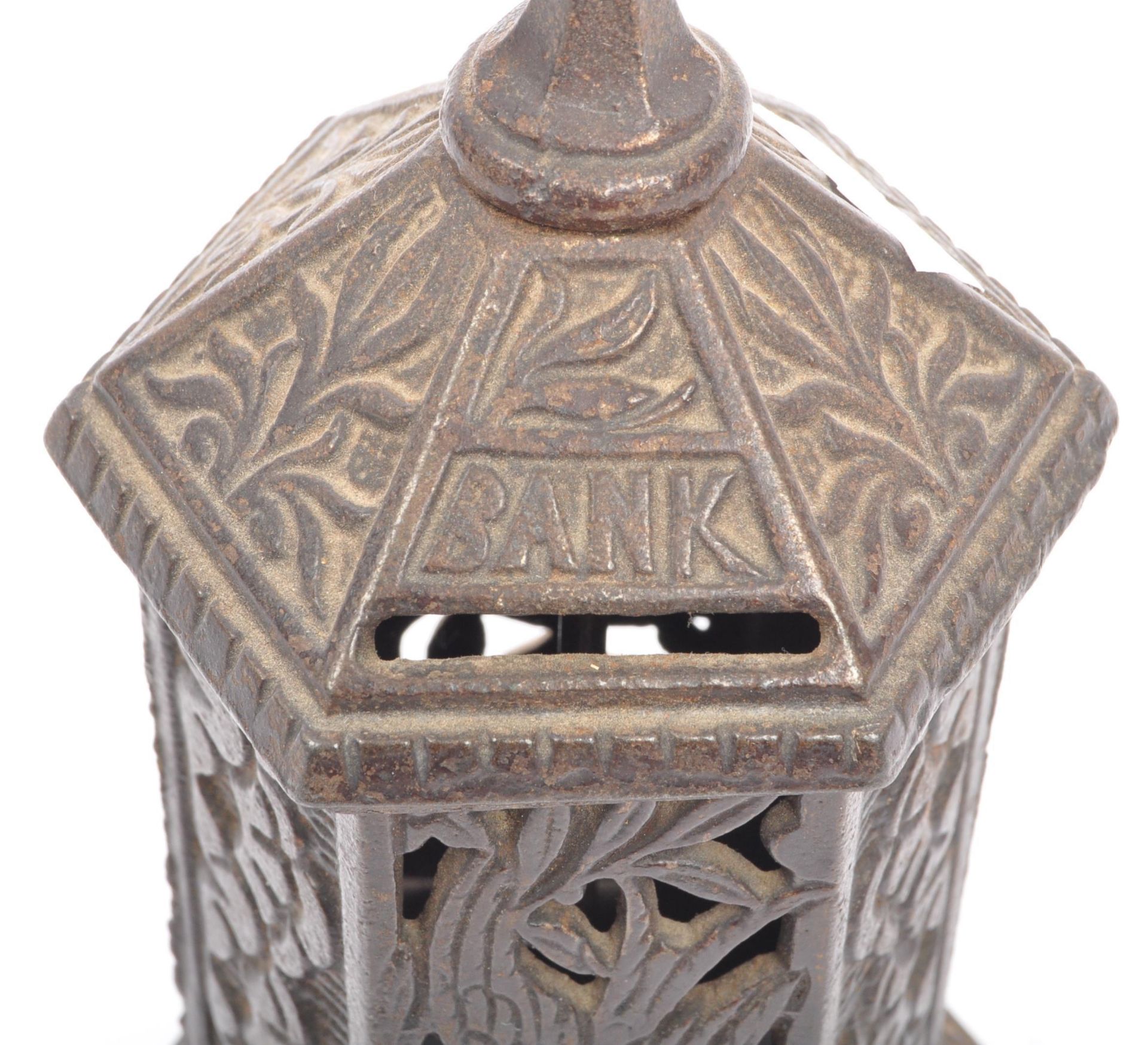 A PAIR OF VICTORIAN & 1940S NOVELTY CAST IRON MONEY BOXES - Image 8 of 8