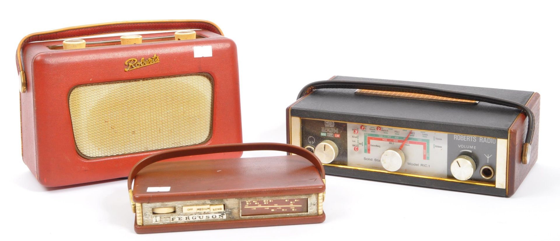 COLLECTION OF VINTAGE RETRO ROBERTS TRANSISTOR RADIOS