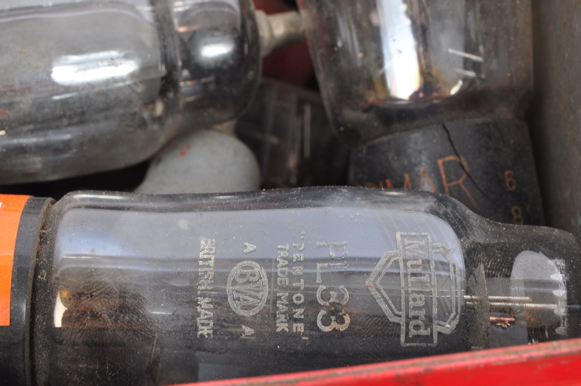 COLLECTION OF VINTAGE 20TH CENTURY LOOSE RADIO VALVES - Image 7 of 9