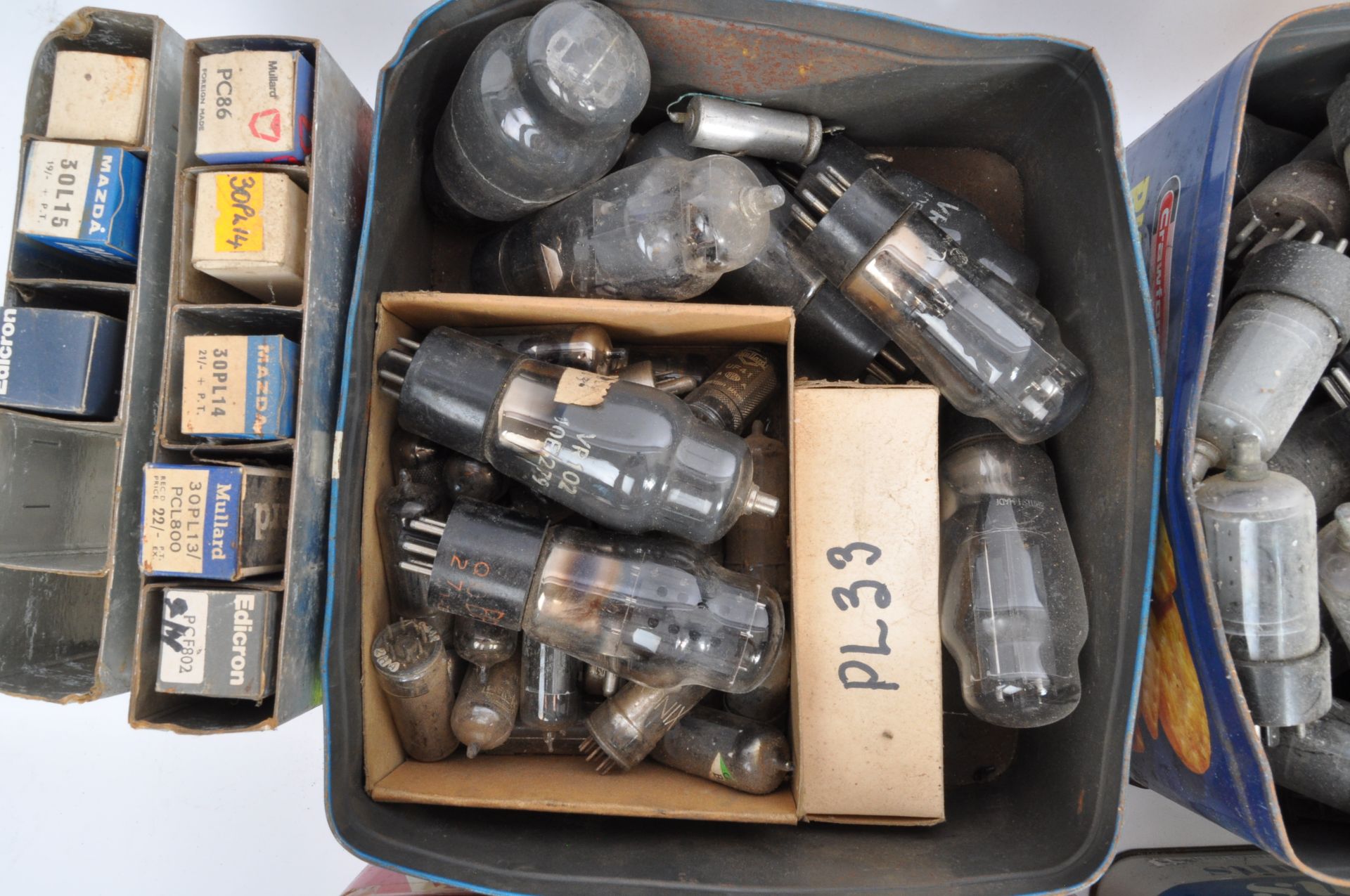 COLLECTION OF VINTAGE 20TH CENTURY RADIO VALVES - Image 2 of 10