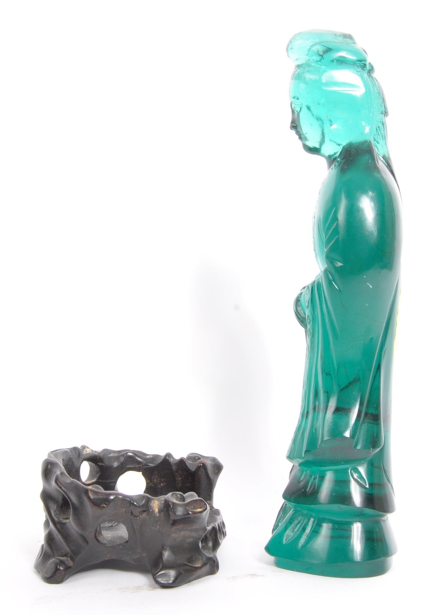 A 19TH CENTURY CHINESE ORIENTAL BLANC DE CHINE GLASS FIGURINE - Image 5 of 5