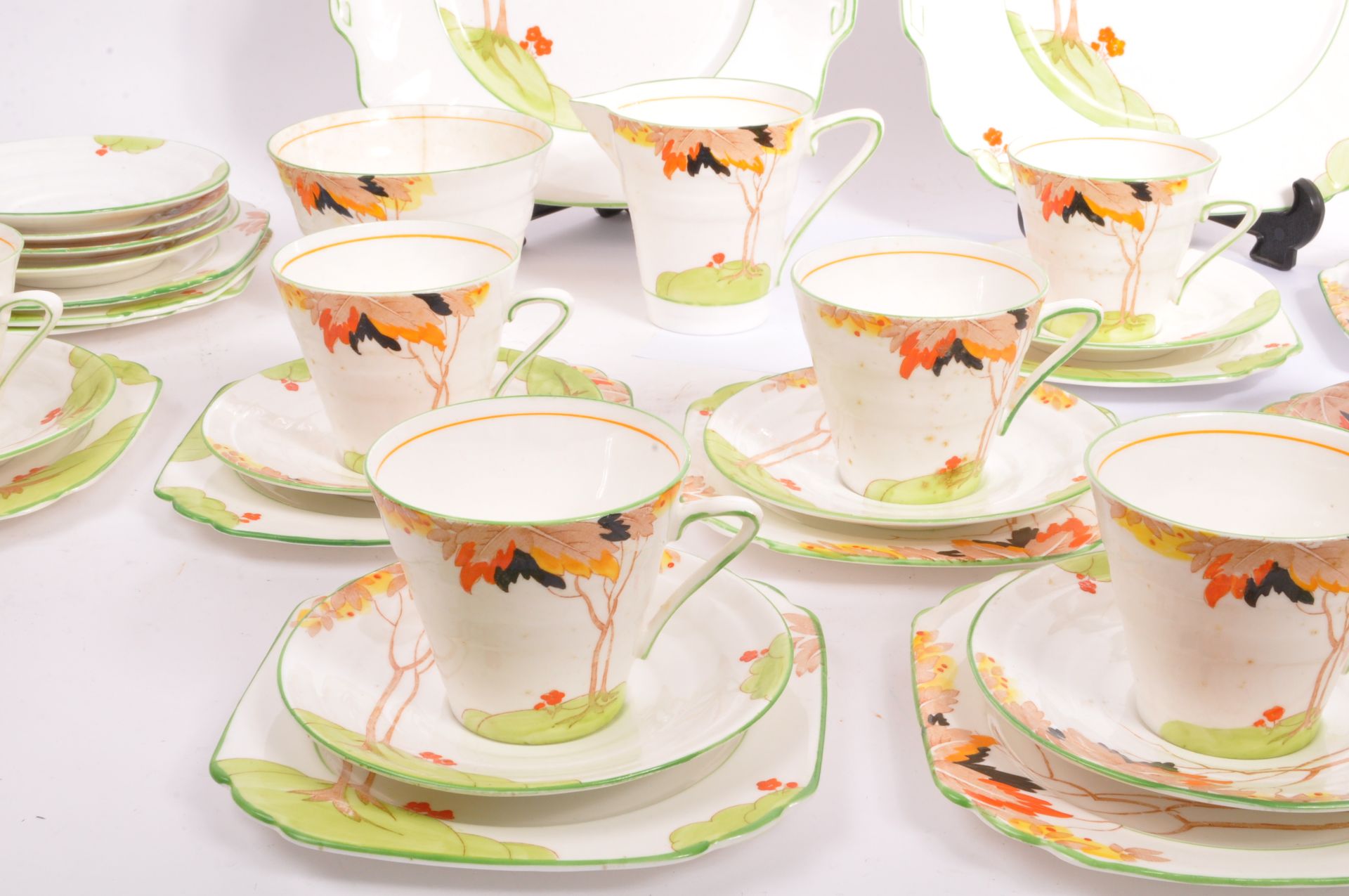 A VINTAGE RETRO TEA SERVICE SET BY VICTORIA BONE CHINA ENGLAND - Image 4 of 6