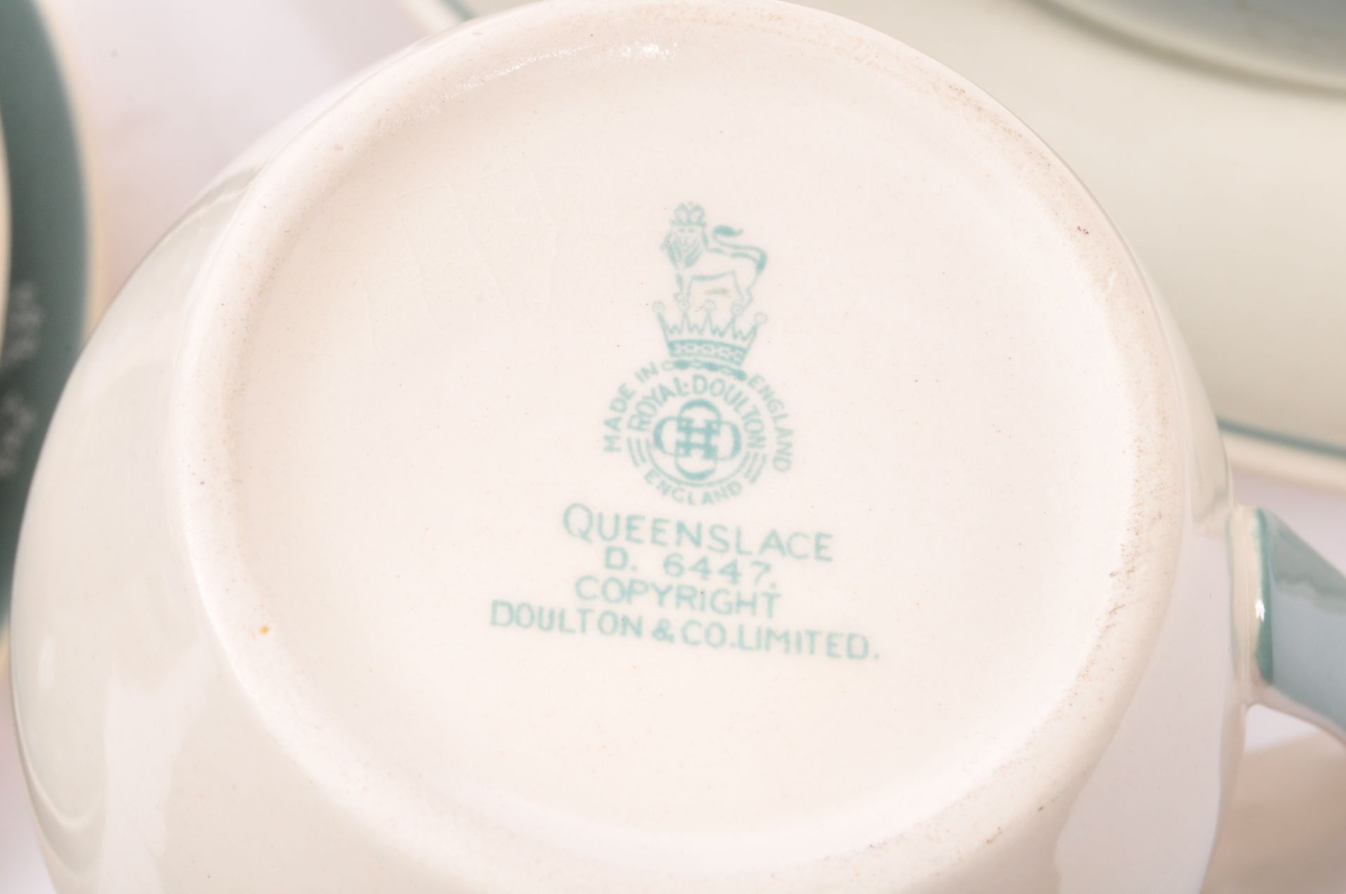 20TH CENTURY ROYAL DOULTON QUEENS LACE SERVICE - Image 9 of 9