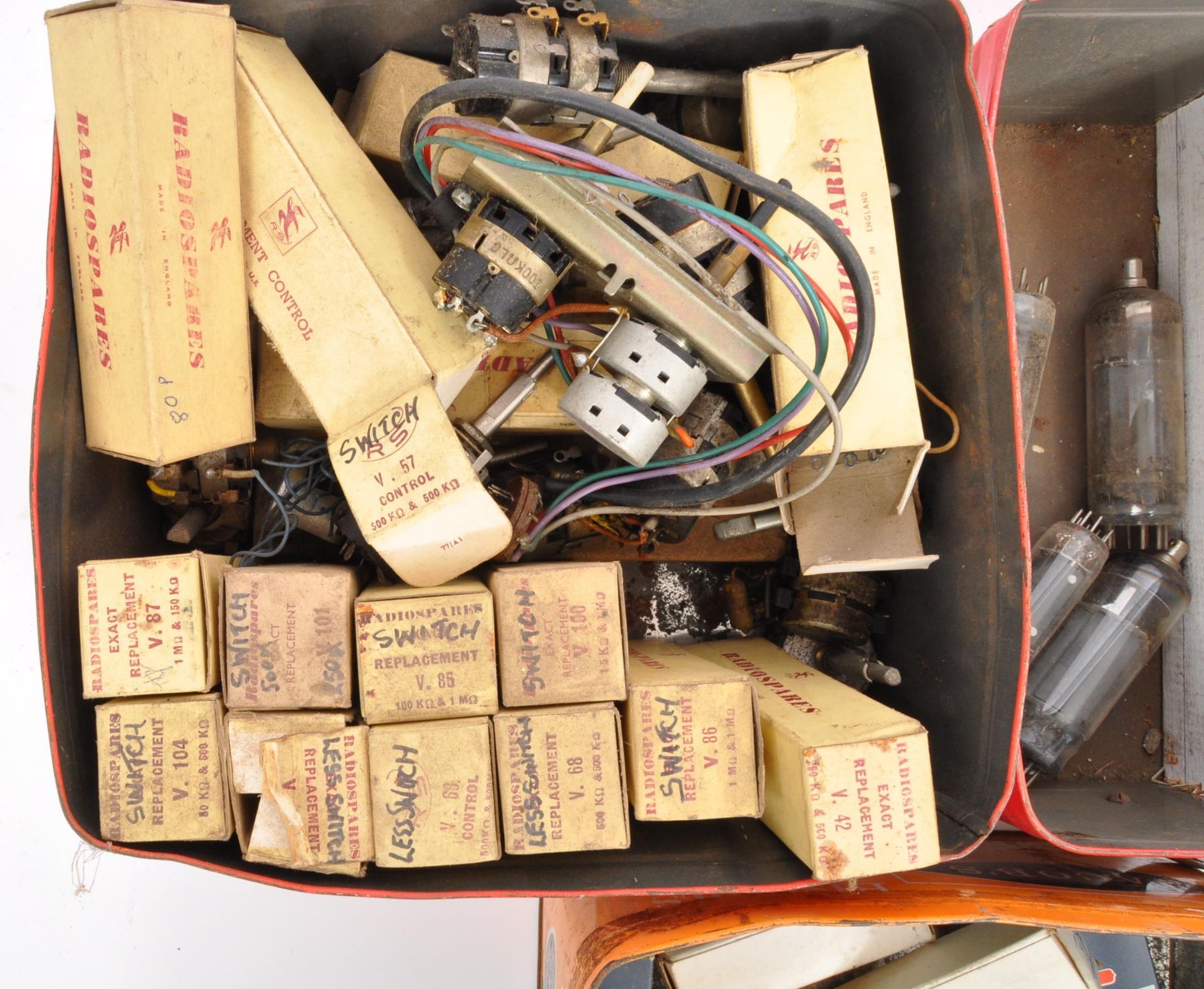 COLLECTION OF VINTAGE 20TH CENTURY RADIO VALVES & SWITCHES - Image 2 of 8