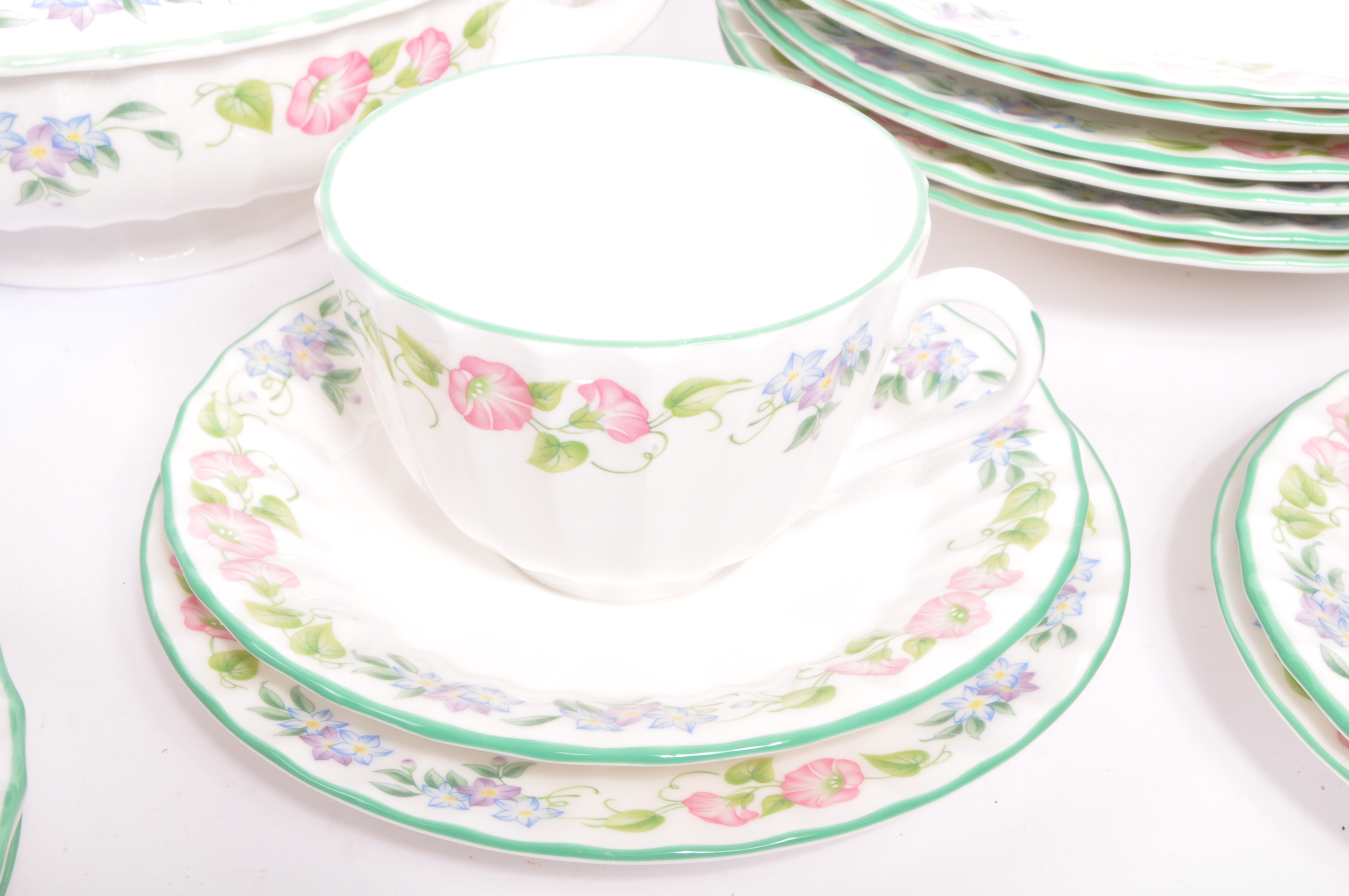 ROYAL WORCESTER - ENGLISH GARDEN PATTERN - DINNER SERVICE - Image 6 of 7