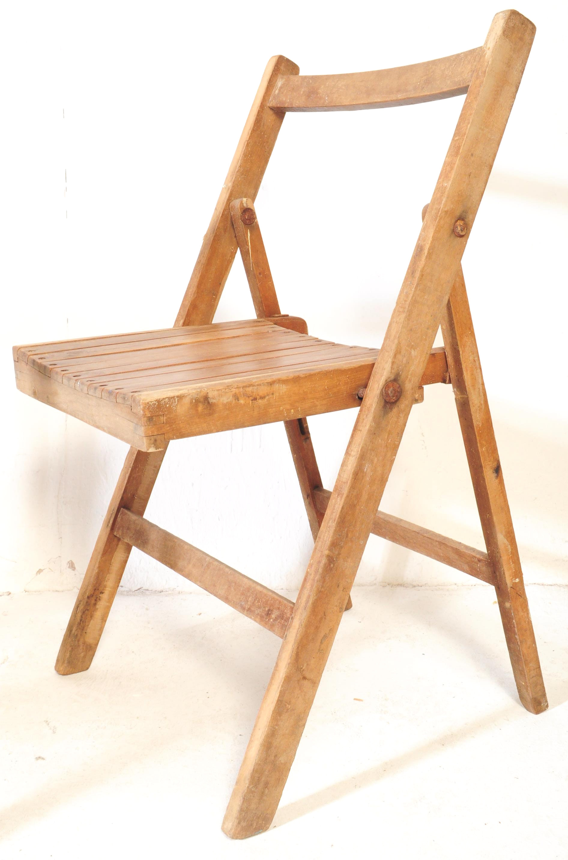 A SET OF VINTAGE RETRO MILITARIA GOVERNMENT FOLDING CHAIRS - Image 4 of 6