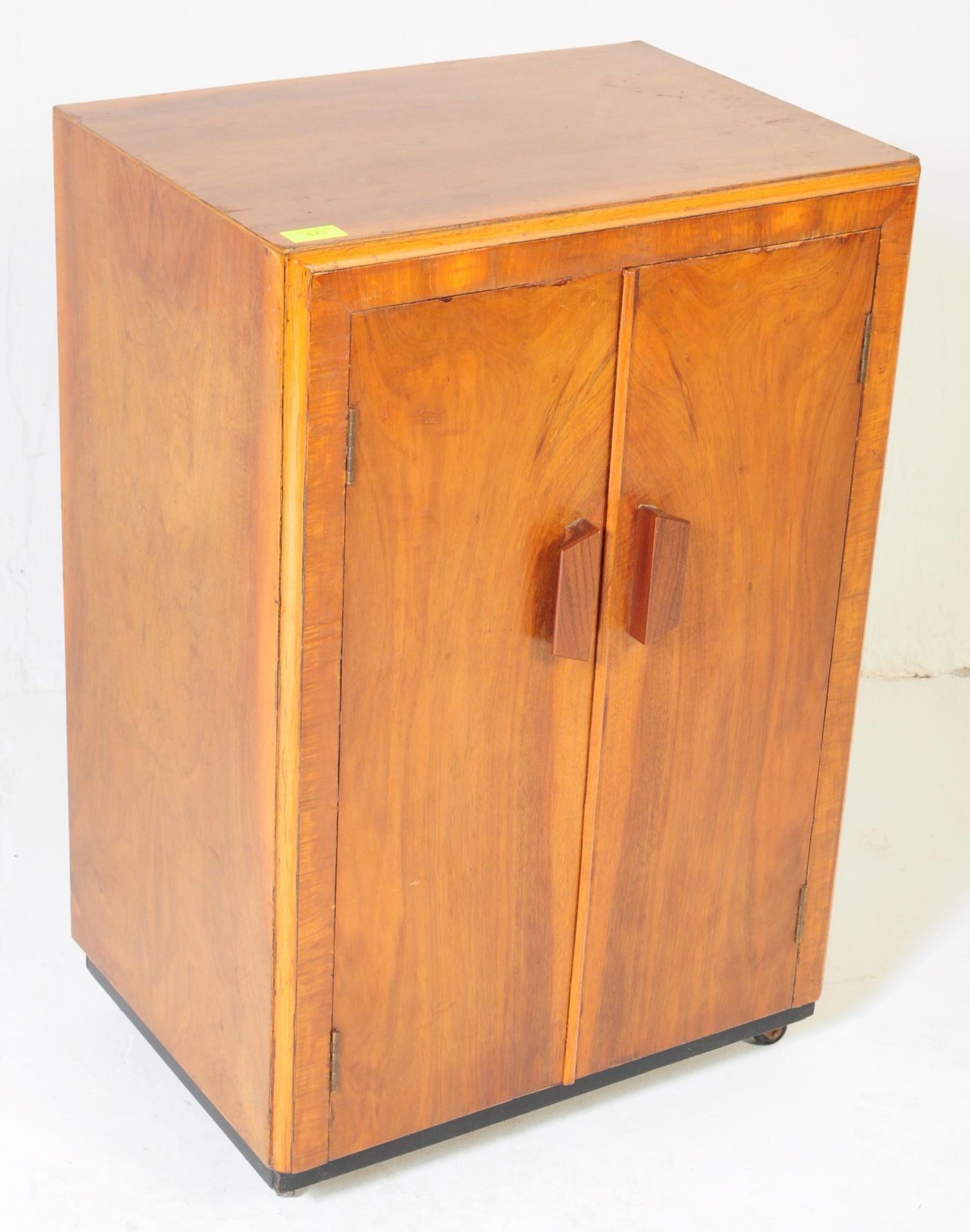 1930S ART DECO WALNUT RECORD CABINET - Bild 2 aus 5