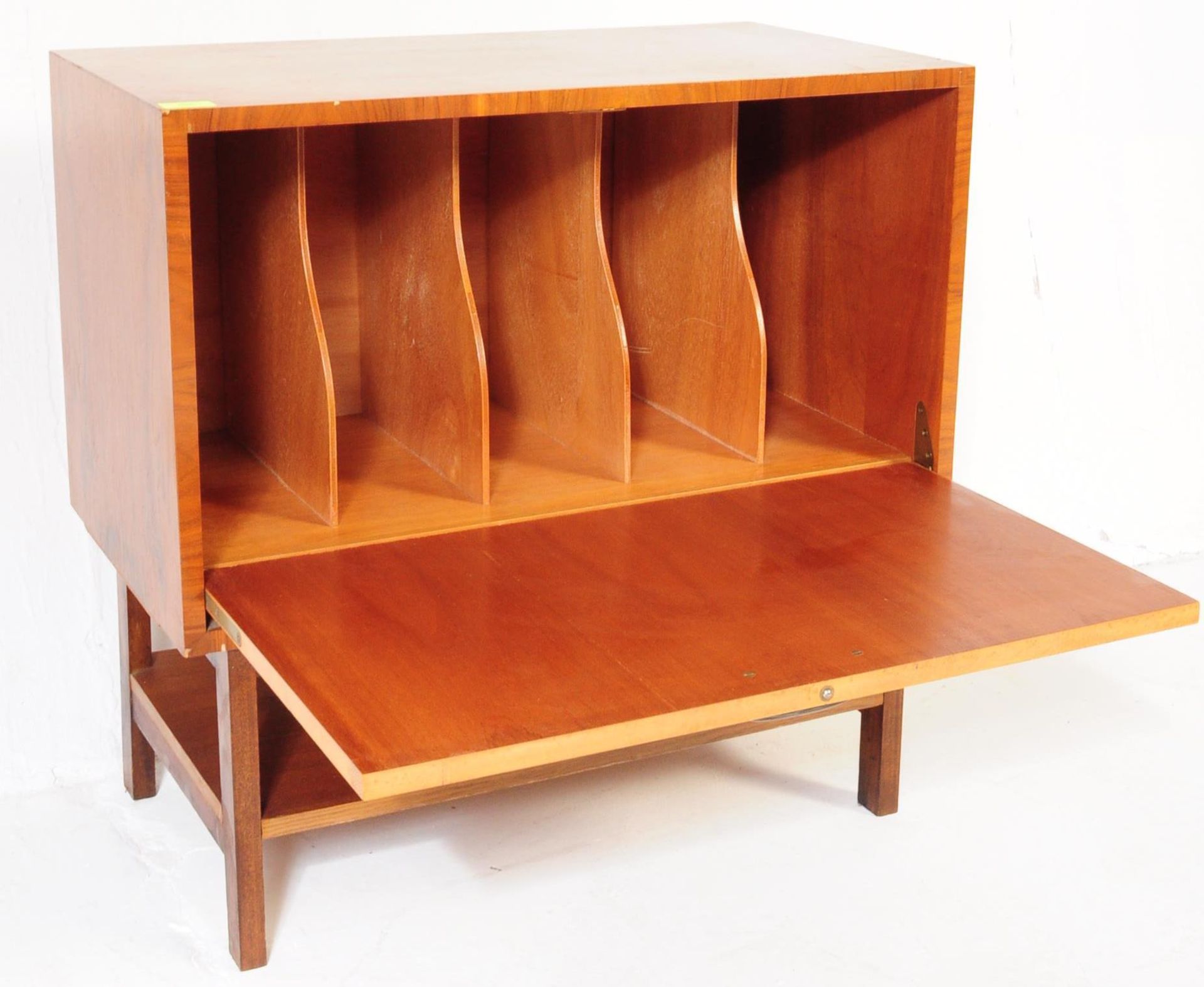 A RETRO VINTAGE TEAK WOOD RECORD VINYL CABINET - Image 5 of 6