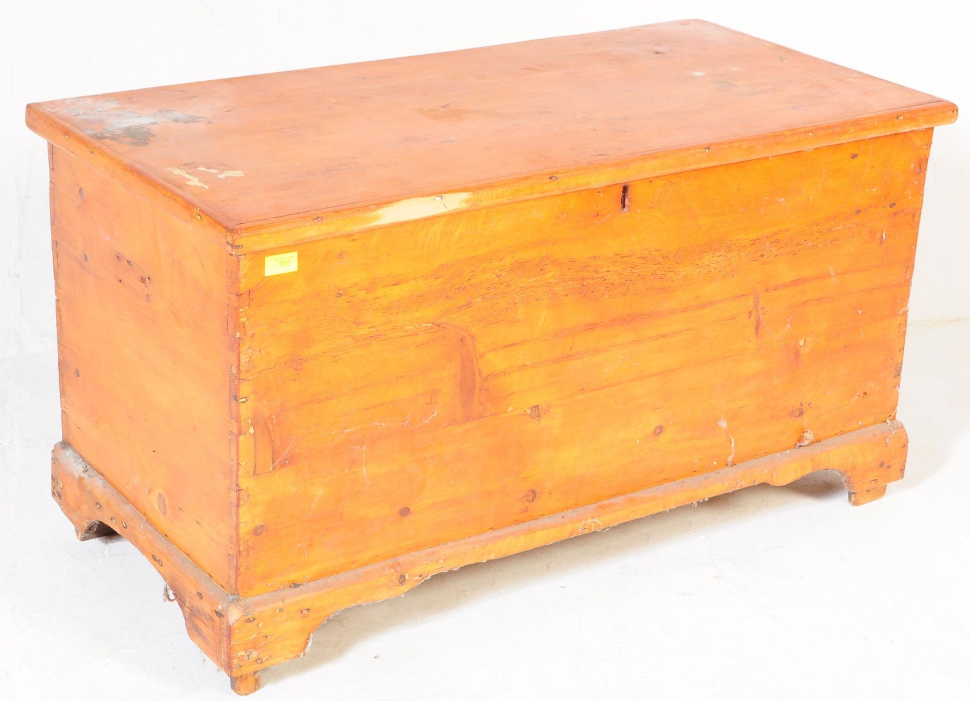 19TH CENTURY VICTORIAN PINE BLANKET BOX / CHEST - Bild 2 aus 5