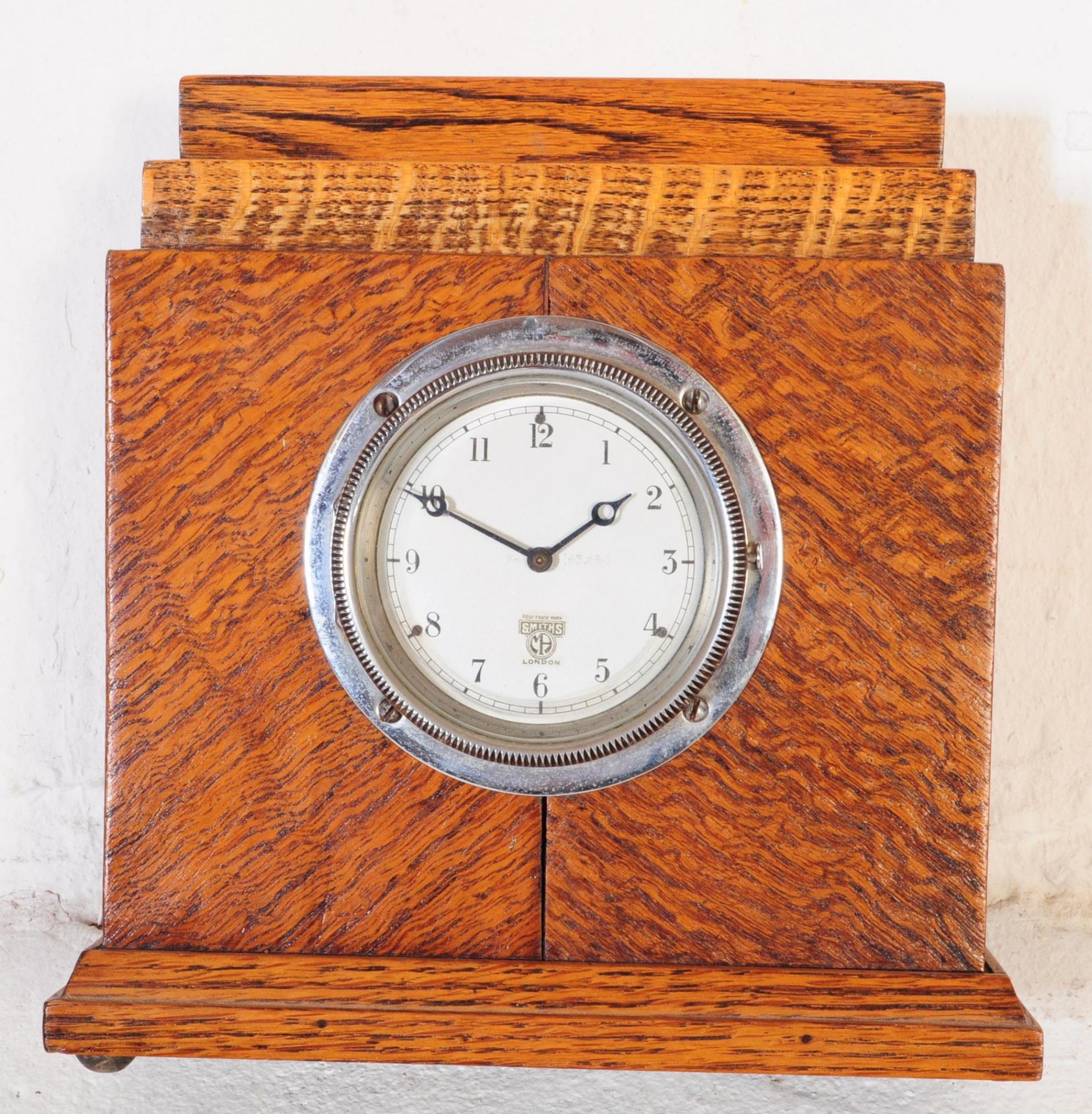 COLLECTION OF ART DECO STYLE OAK MANTEL CLOCKS - Bild 6 aus 8