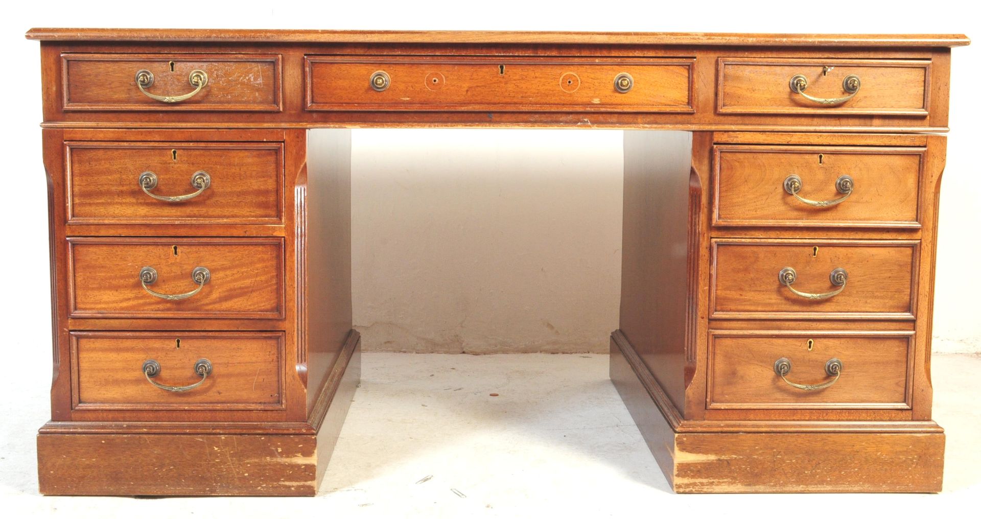 REPRODUCTION MAHOGANY TWIN PEDESTAL PARTNERS DESK