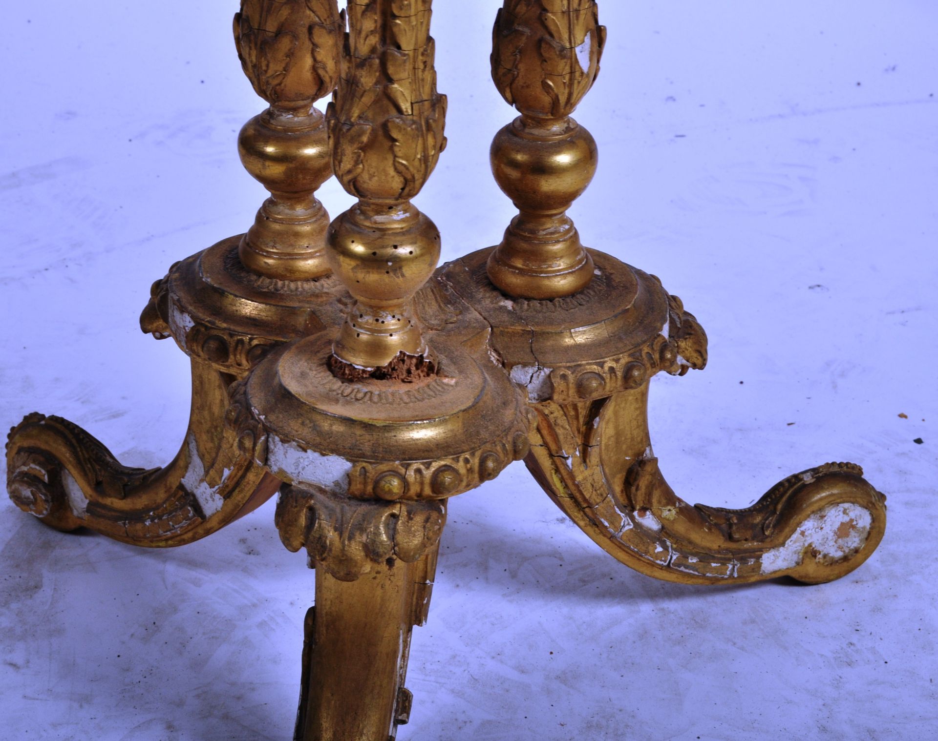 19TH CENTURY VICTORIAN GILTWOOD GYPSY TABLE - Image 4 of 8