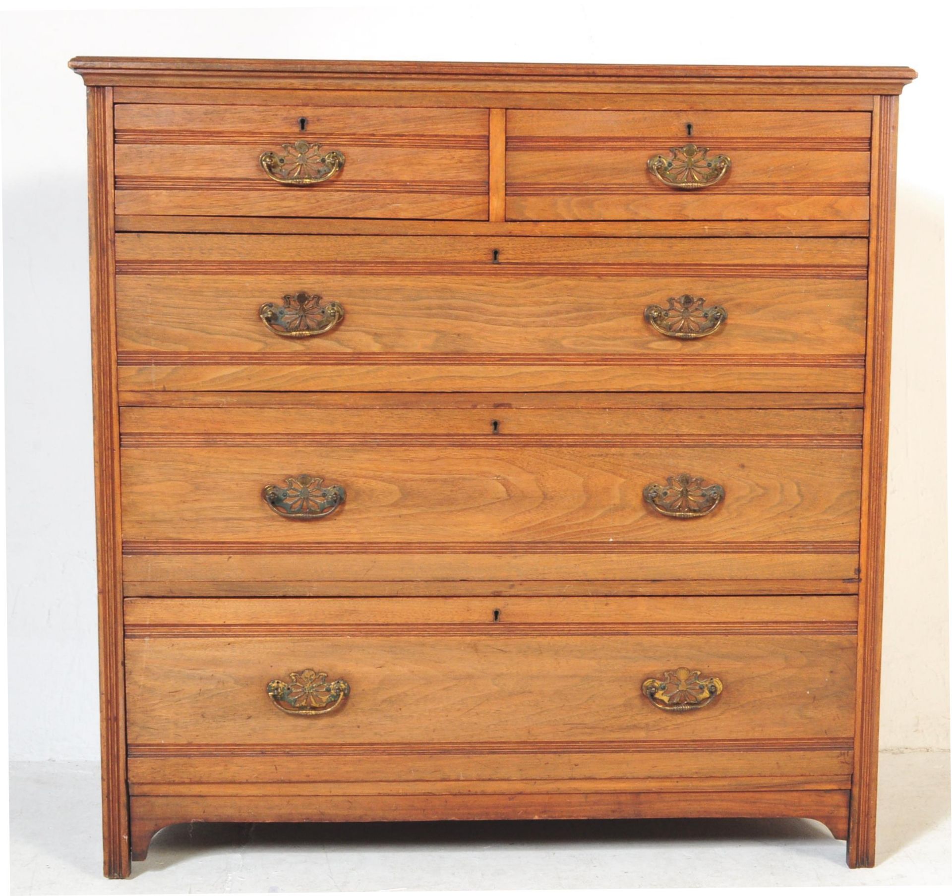 A 19TH CENTURY EDWARDIAN MAHOGANY CHEST OF DRAWERS - Image 3 of 6