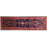 20TH CENTURY NORTH WEST PERSIAN SAROUK RUNNER RUG