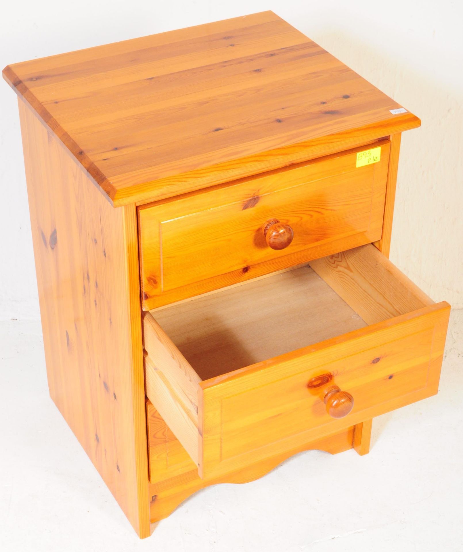 PAIR OF 20TH CENTURY COUNTRY PINE SET OF BEDSIDE DRAWERS / CABINETS - Image 4 of 4