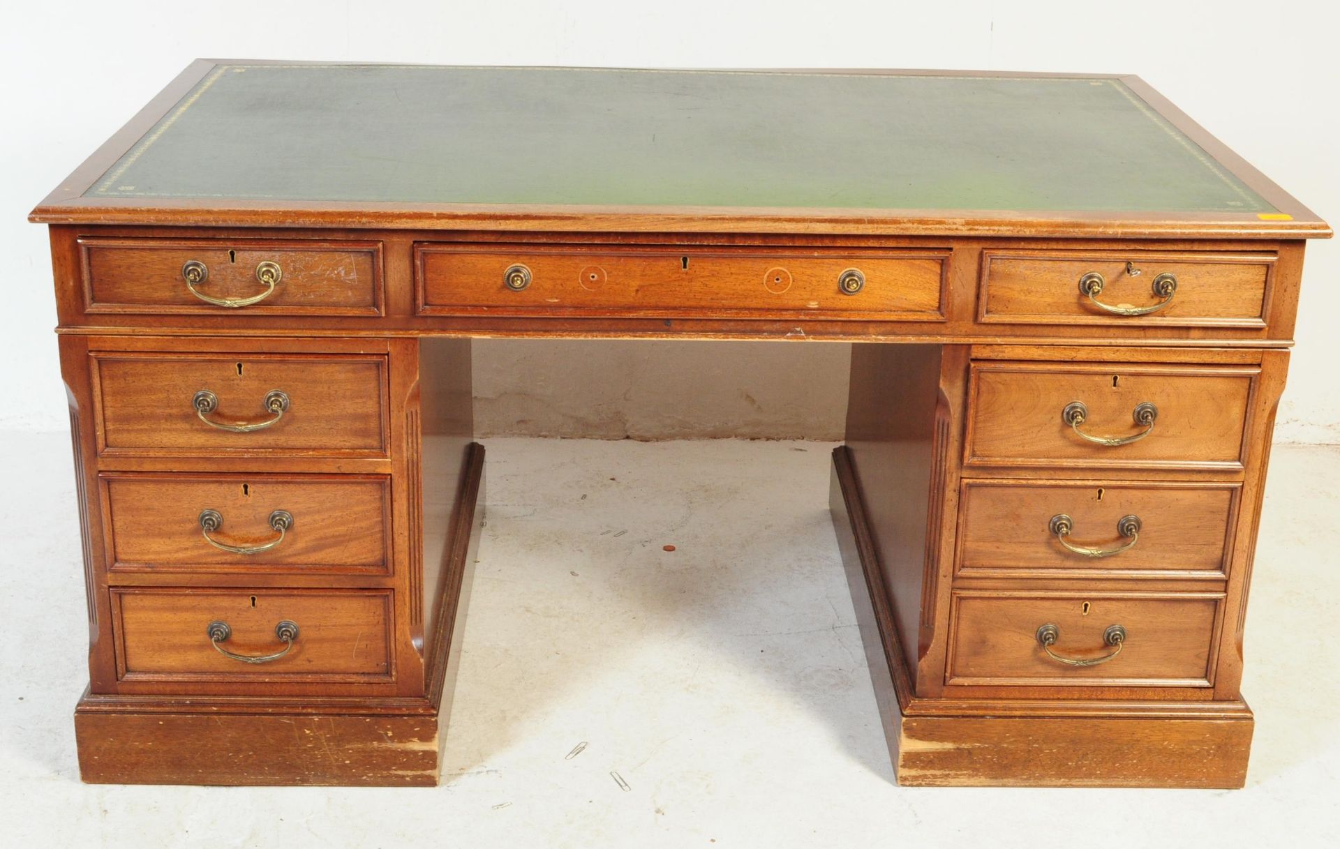 REPRODUCTION MAHOGANY TWIN PEDESTAL PARTNERS DESK - Bild 2 aus 8