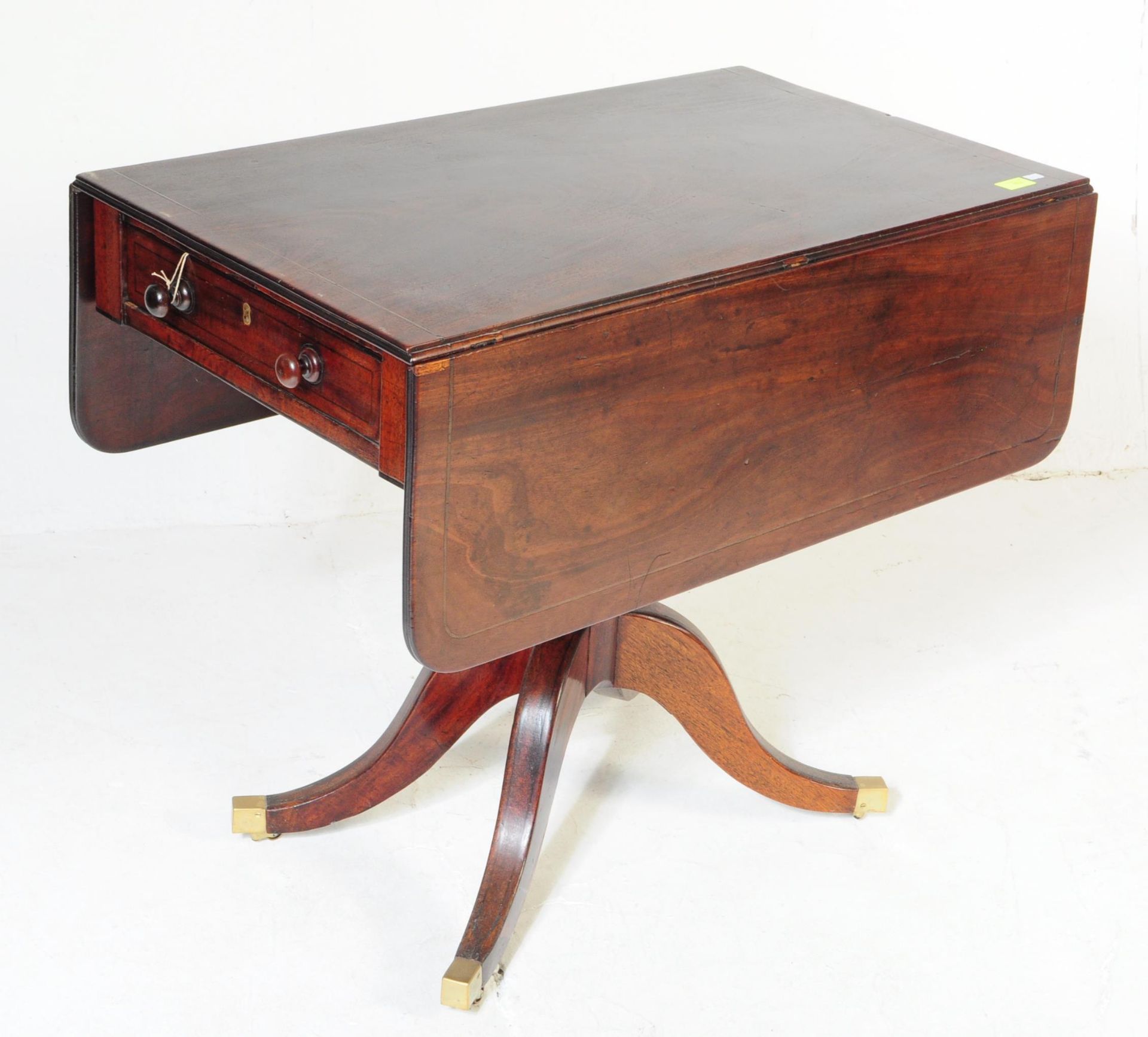 A 19TH CENTURY GEORGE III MAHOGANY DROP LEAF PEMBROKE TABLE - Image 2 of 5