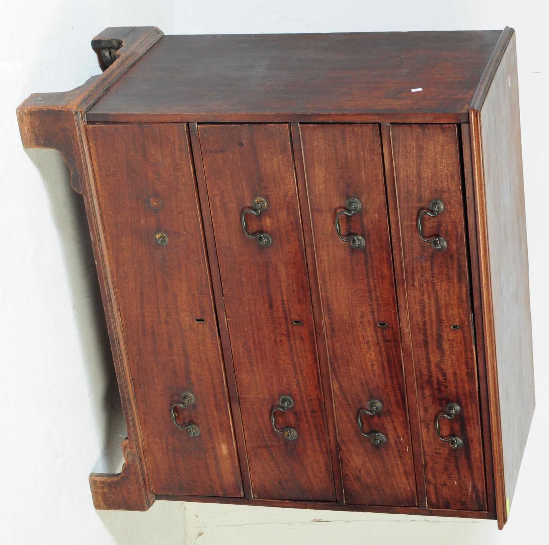 A GEORGE III 19TH CENTURY MAHOGANY CHEST OF DRAWERS - Image 2 of 6