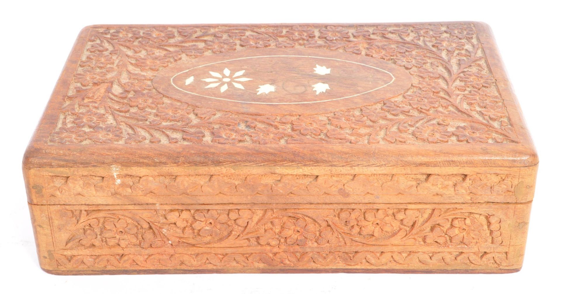 VINTAGE 20TH CENTURY CARVED WOOD TRINKET STORAGE BOX