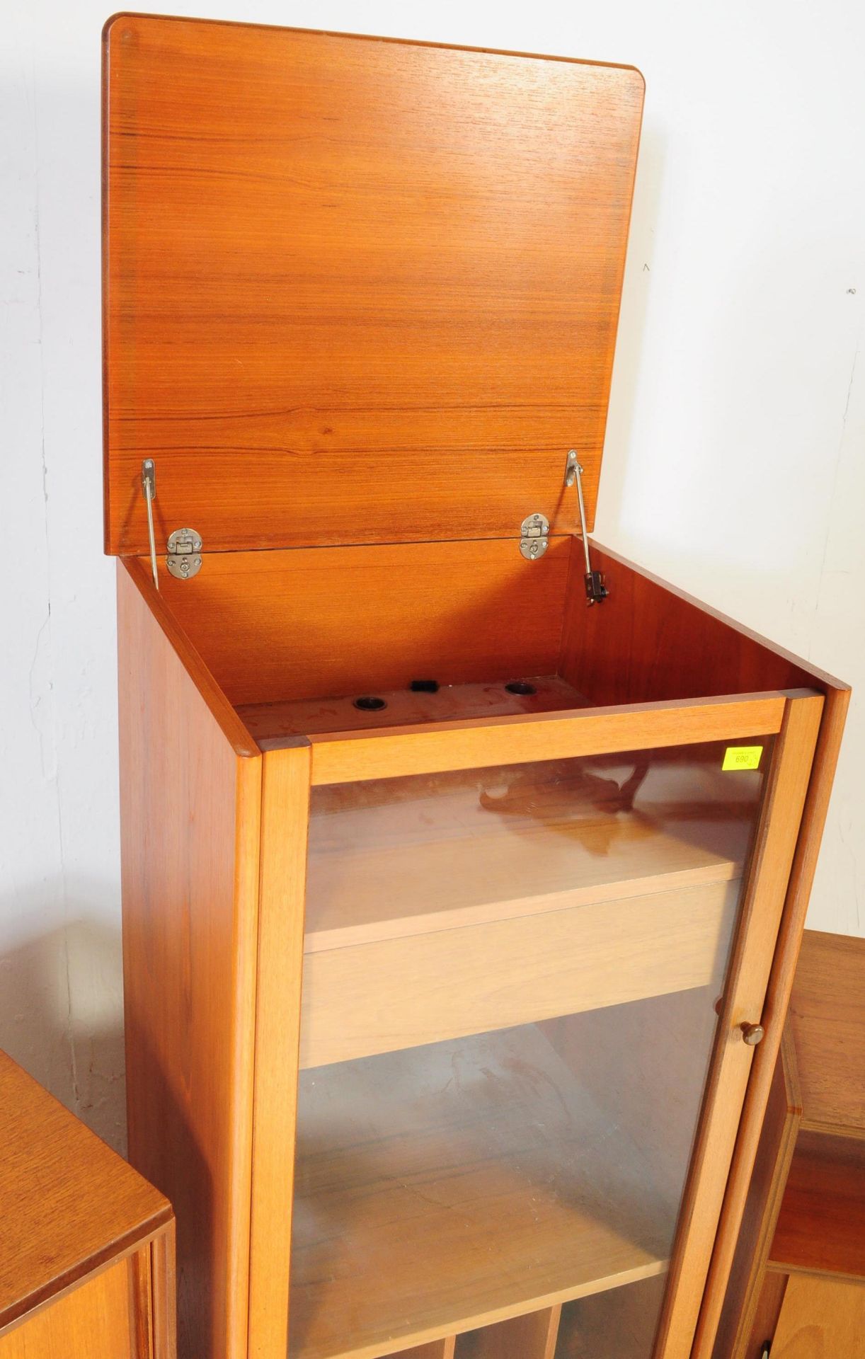 SET OF THREE MID TO LATE 20TH CENTURY TEAK WOOD CABINETS - Image 7 of 7