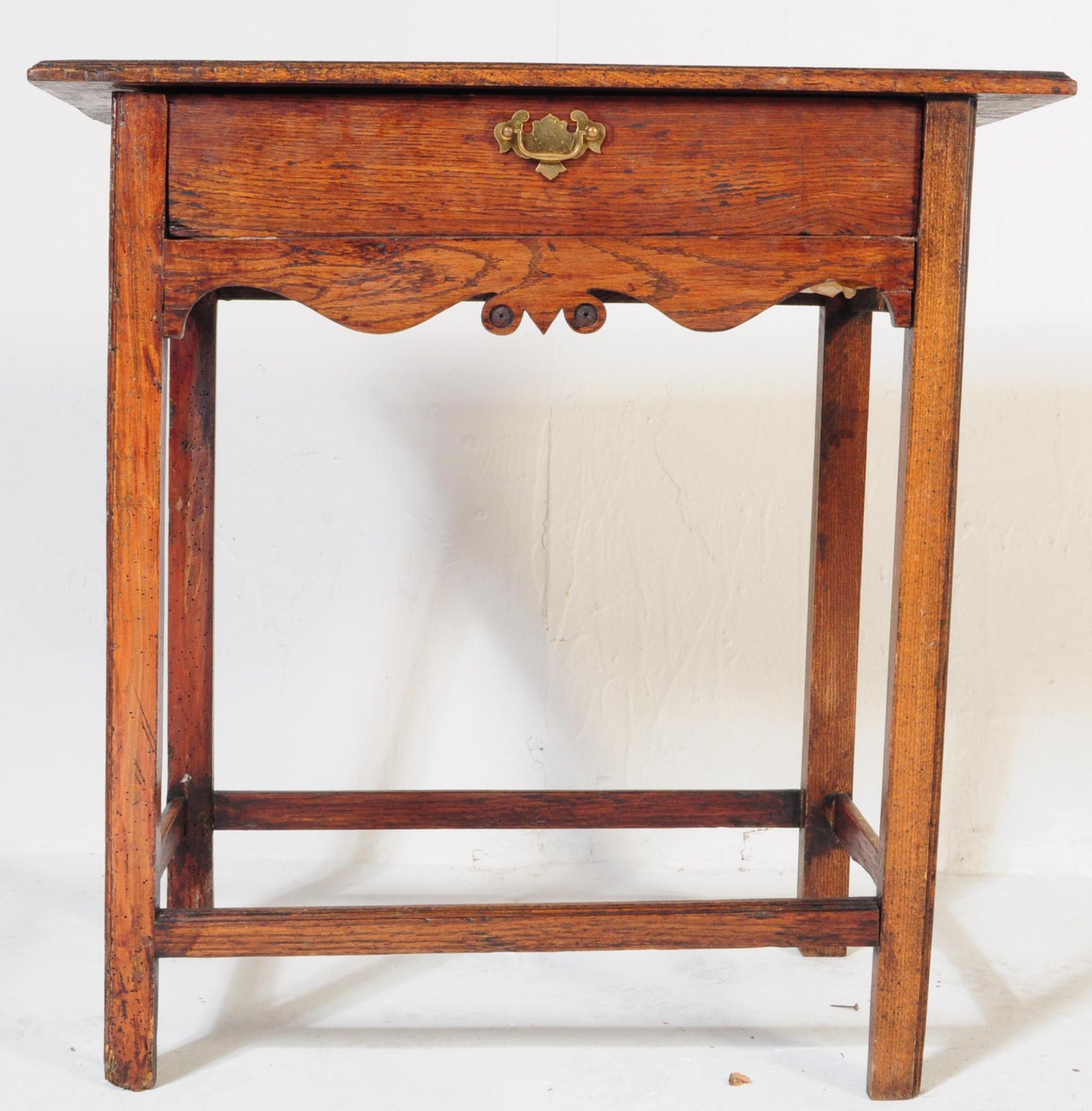 18TH CENTURY GEORGE III OAK LOWBOY WRITING TABLE DESK - Image 3 of 6