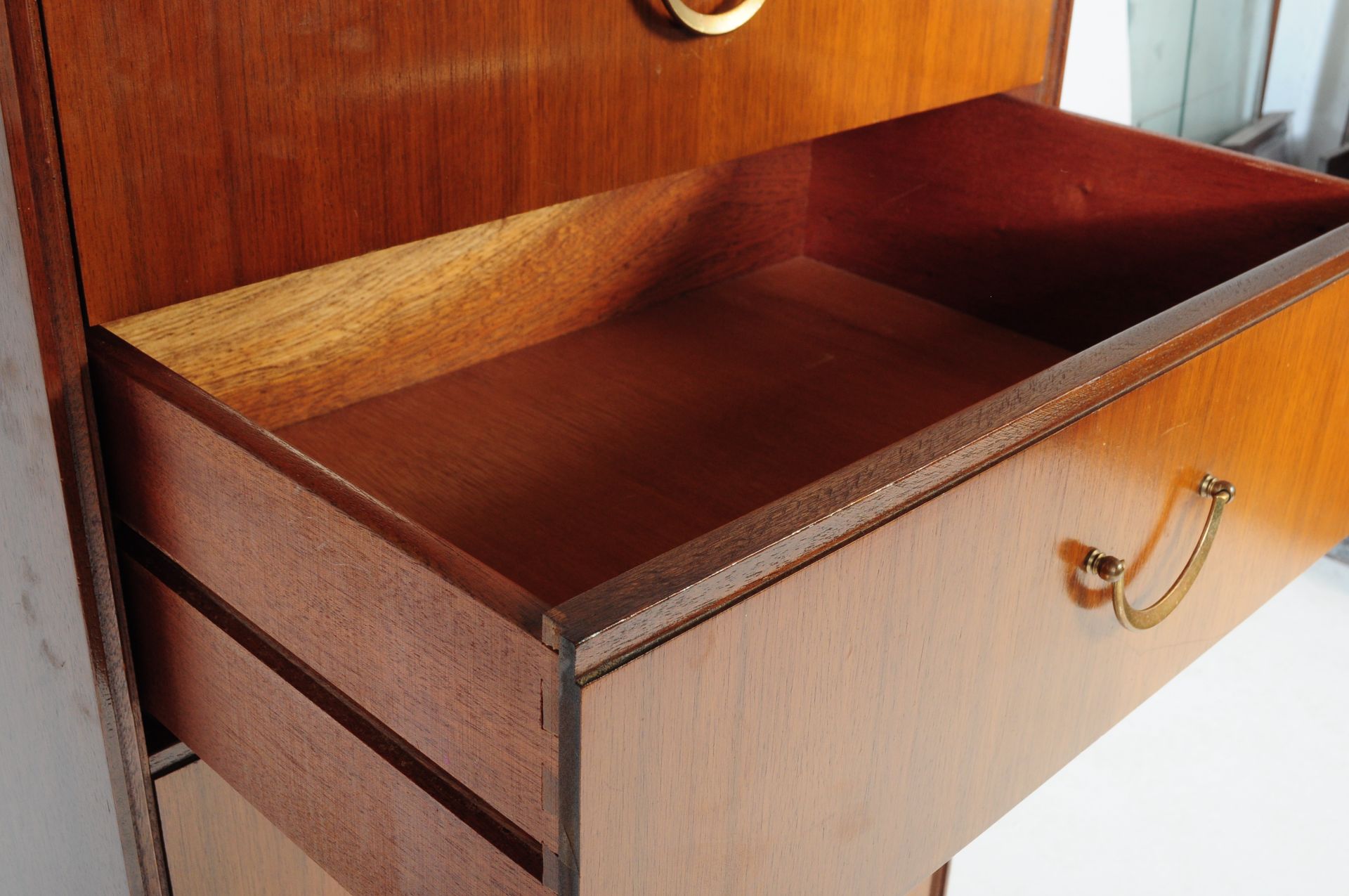 MID CENTURY TEAK MEREDEW PEDESTAL CHEST OF DRAWERS - Image 3 of 4