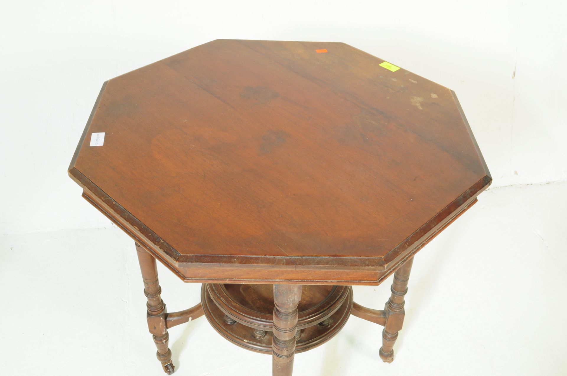 A LATE 19TH CENTURY MAHOGANY OCTAGONAL CENTRE TABLE - Image 4 of 5