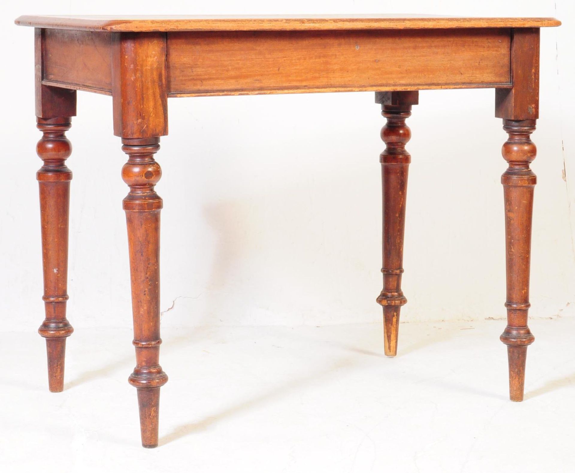 VICTORIAN 19TH CENTURY MAHOGANY WRITING TABLE DESK