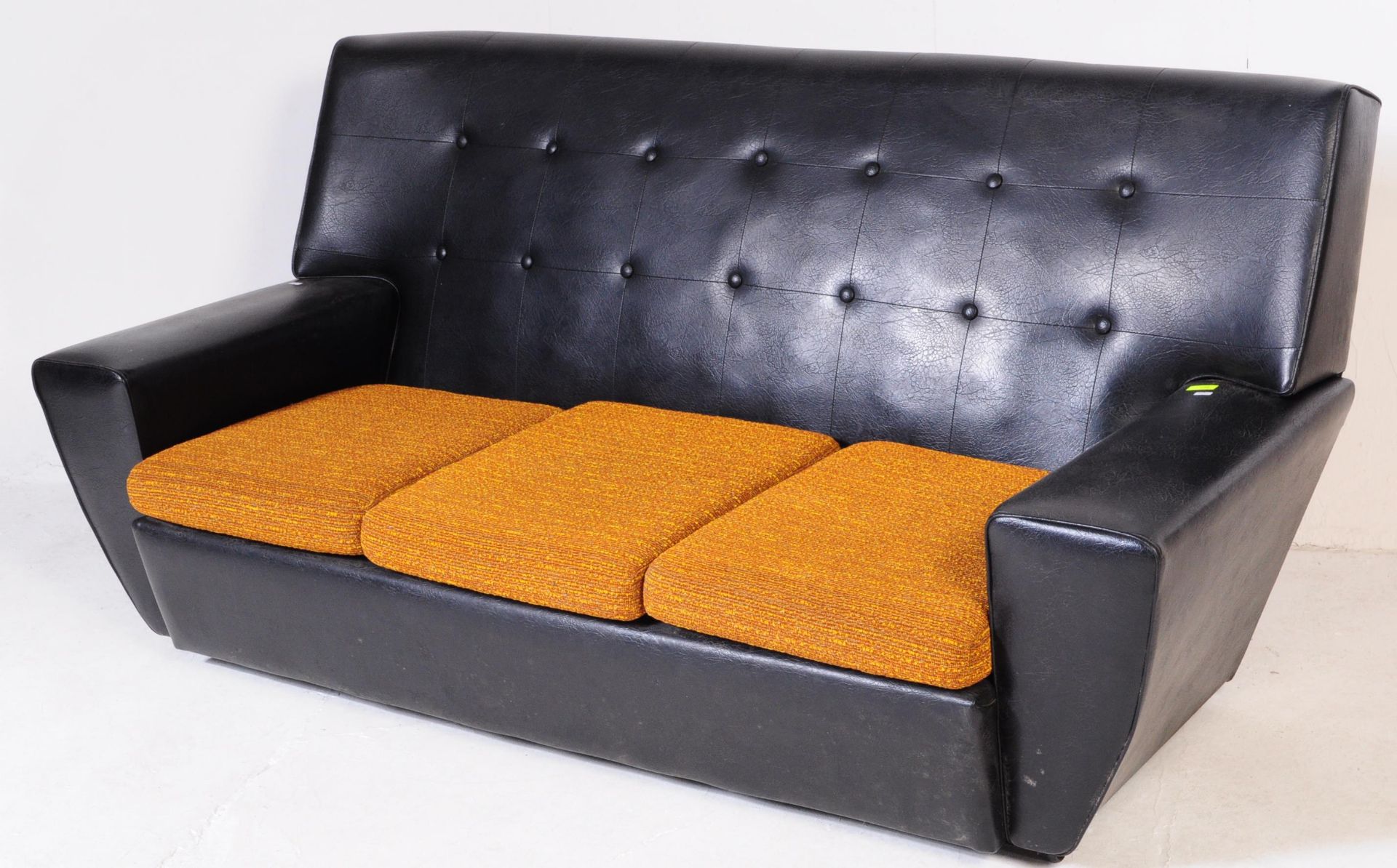 A RETRO 1960'S SOFA SETTEE IN TWO TONE COLOURWAY - Image 2 of 6