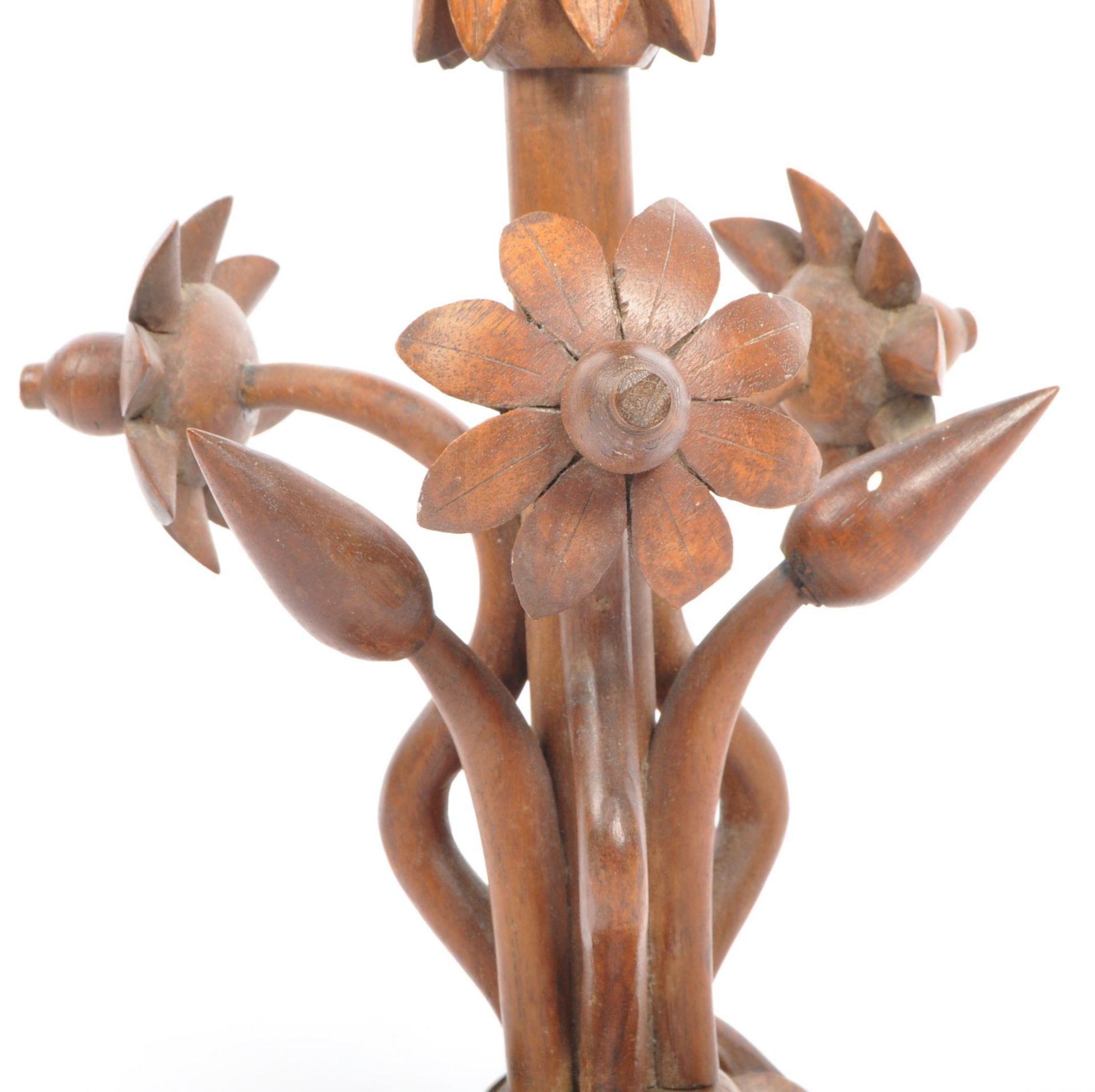 RETRO MID 20TH CENTURY FLOWERING LOTUS CARVED WOOD LAMP - Image 4 of 5