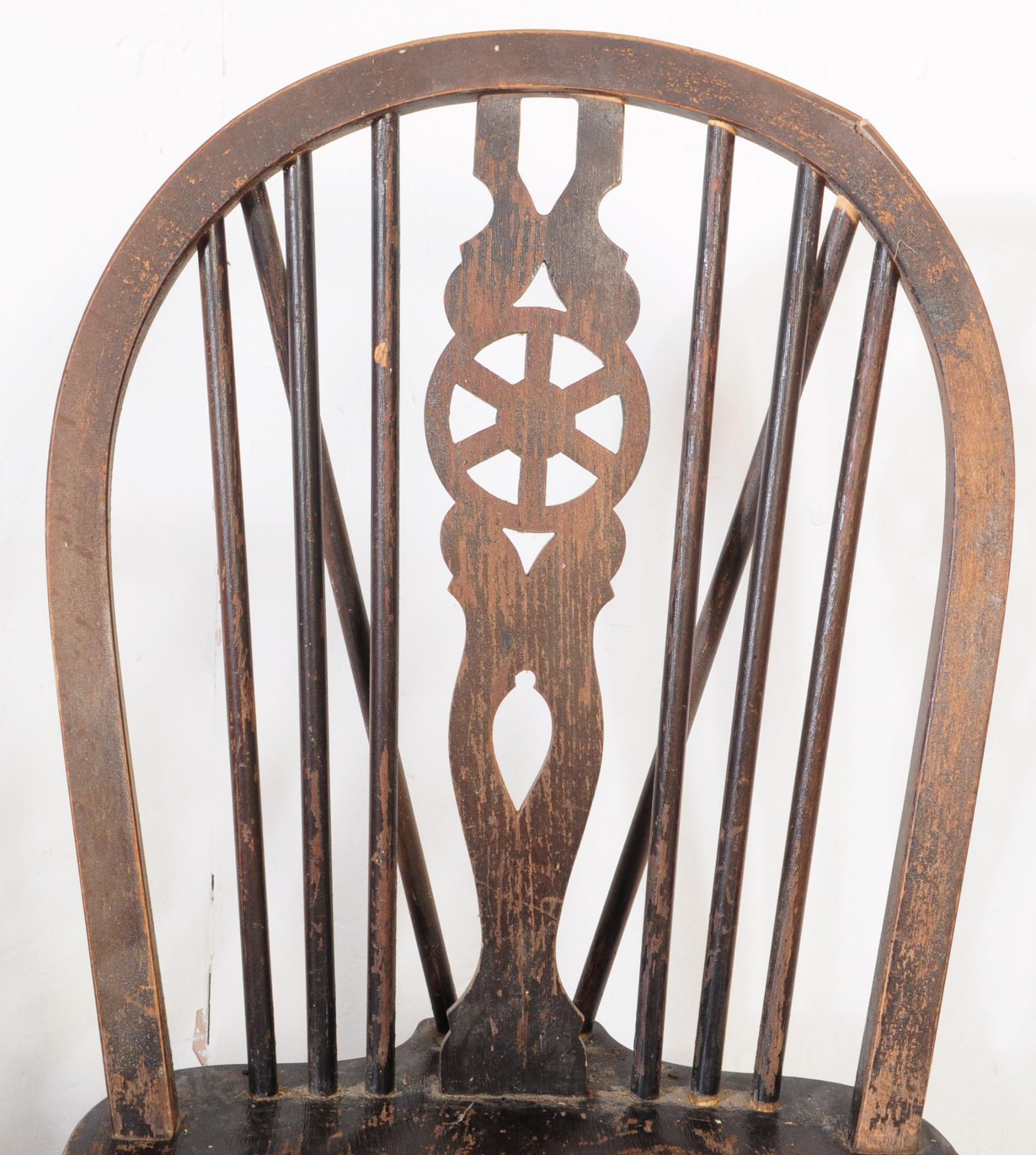 EARLY 20TH CENTURY OAK WINDSOR WHEEL BACK CHAIRS - Image 5 of 5