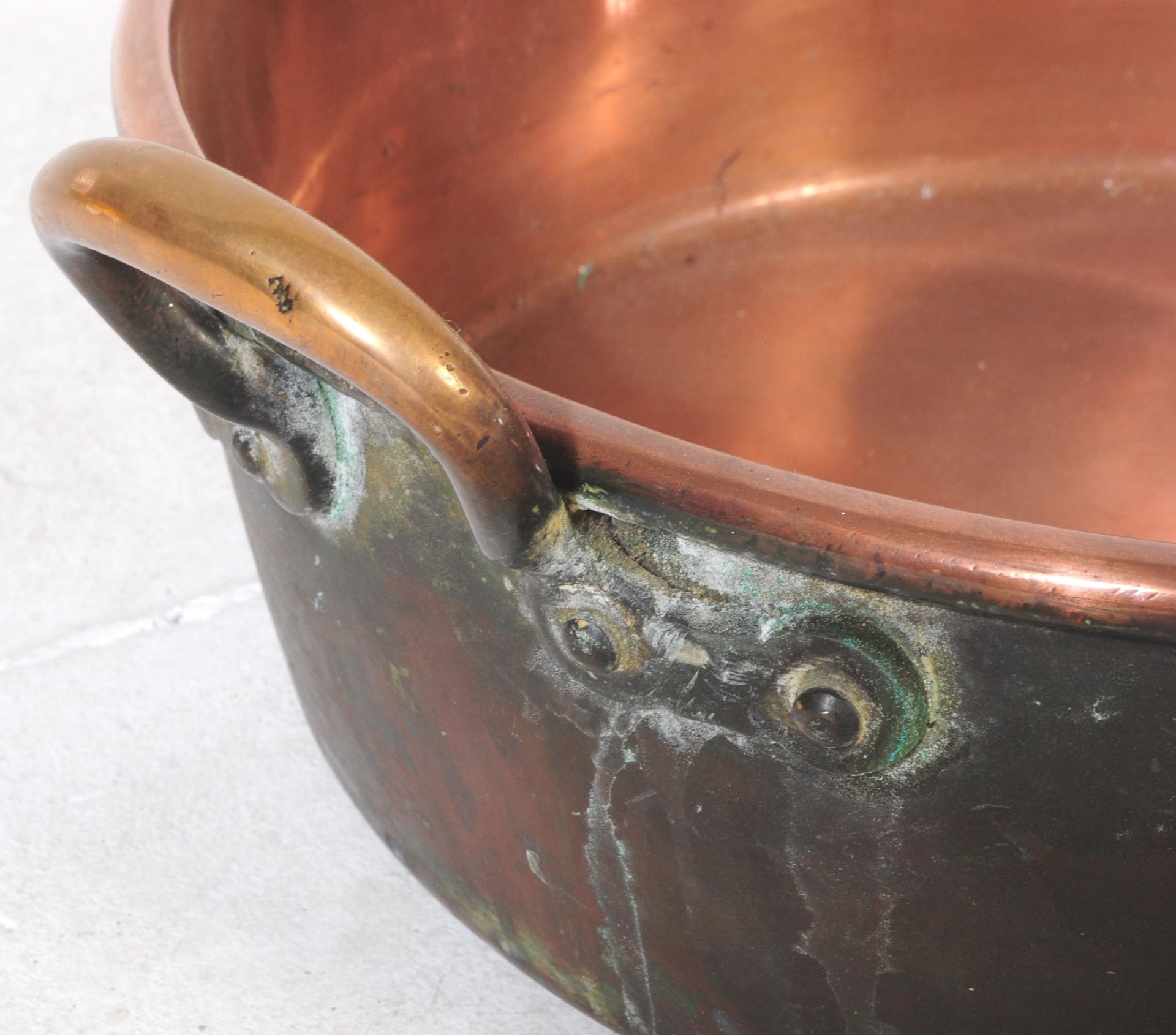 19TH CENTURY VICTORIAN COPPER MIXING BOWL - Image 4 of 4