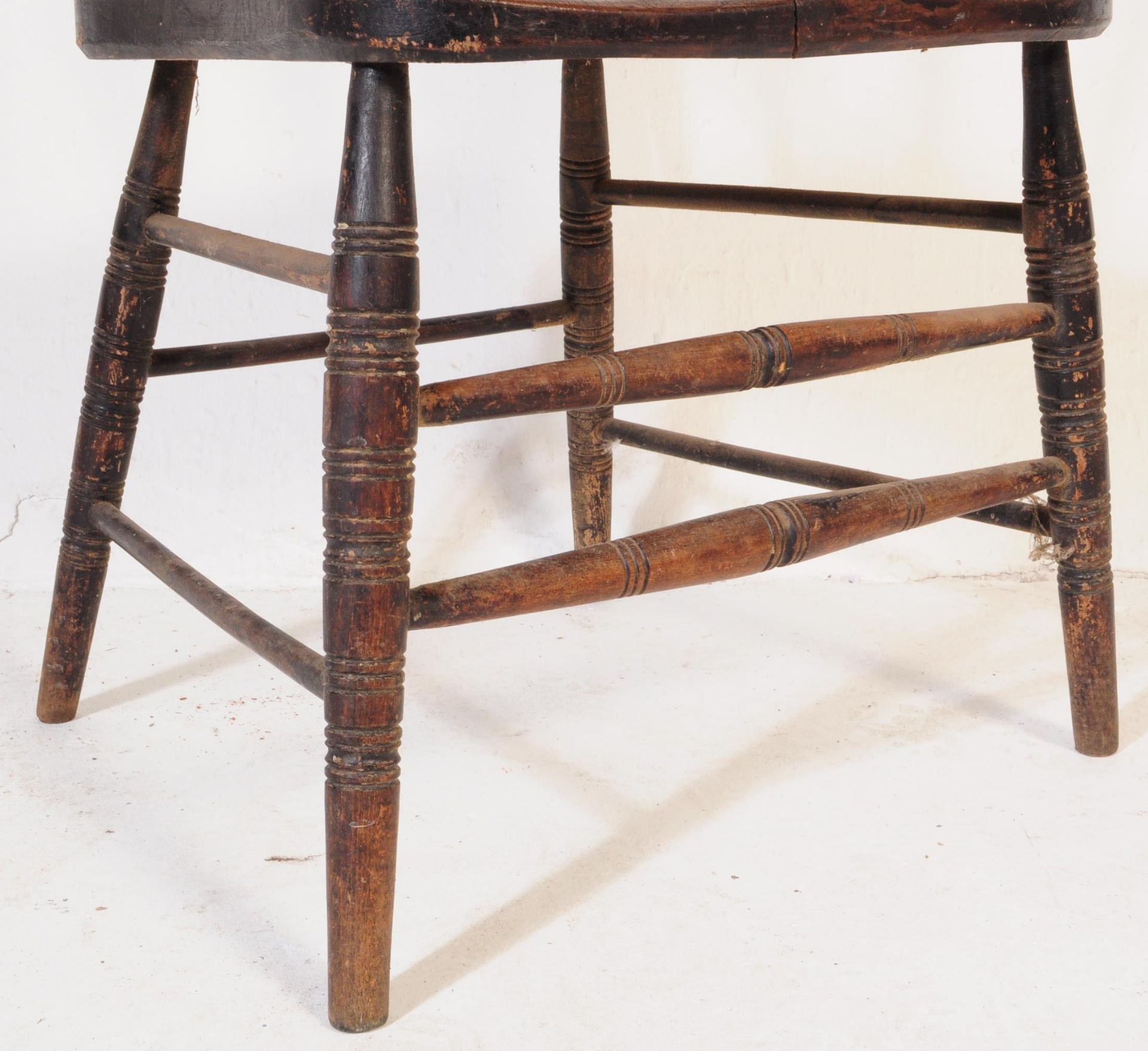 19TH CENTURY BEECH & ELM SMOKERS BOW CAPTAIN CHAIR - Bild 4 aus 6