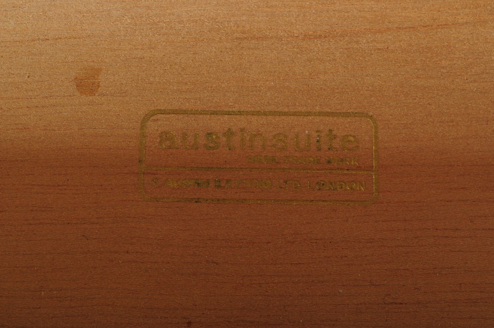 AUSTINSUITE PEDESTAL CHEST & LOW DRESSING TABLE UNIT - Image 6 of 6