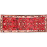 20TH CENTURY NORTH WEST PERSIAN SAROUK RUNNER RUG