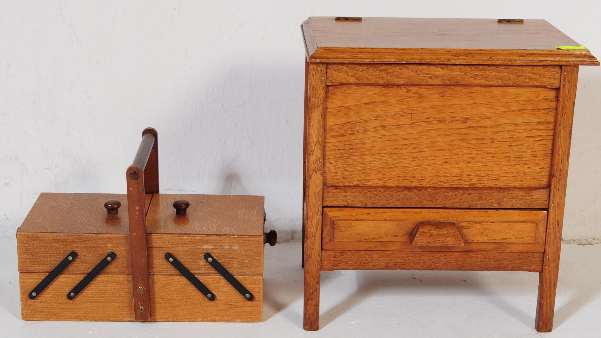 EARLY 20TH CENTURY 1920S SEWING BOX & ANOTHER - Bild 2 aus 4