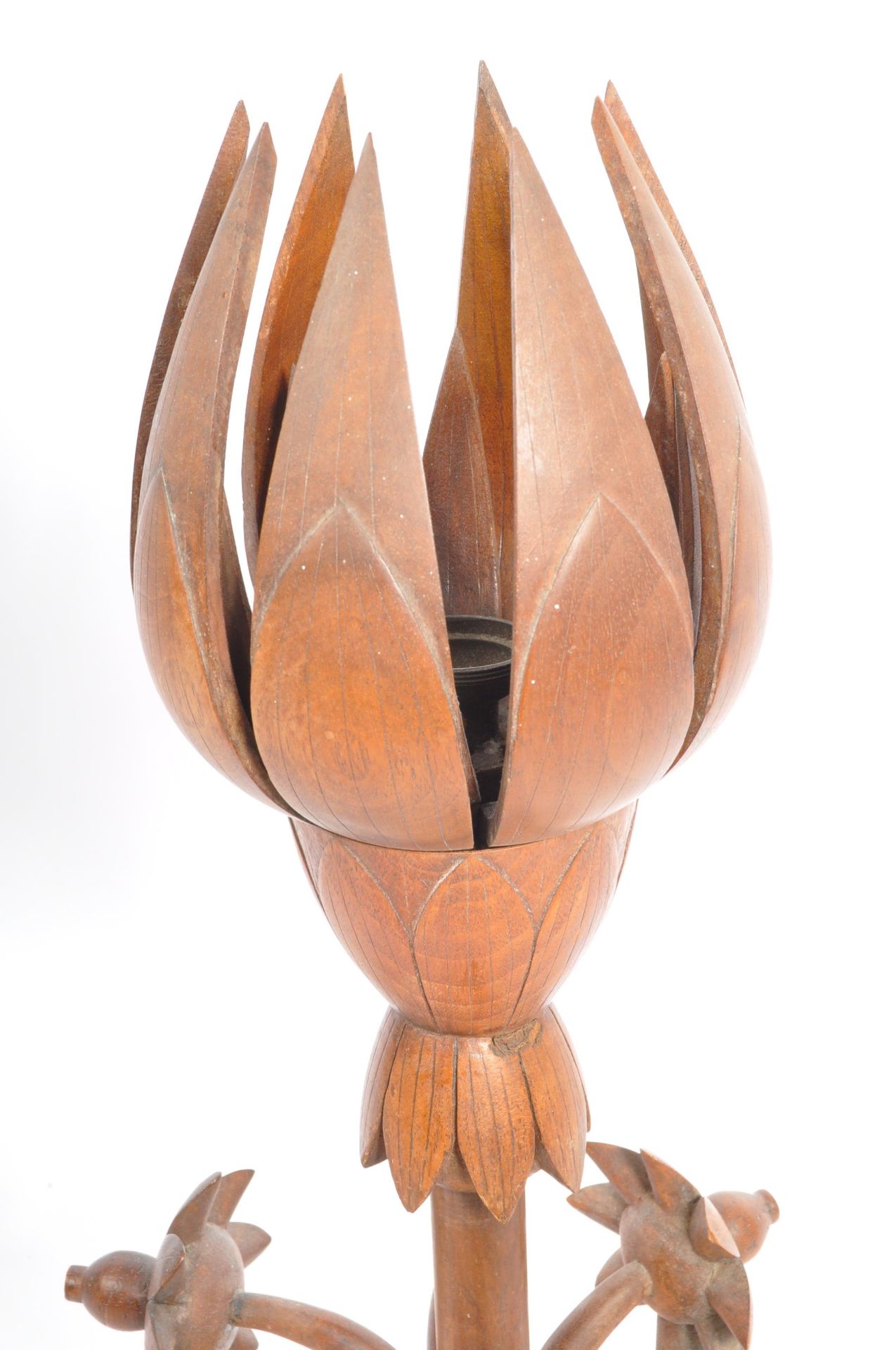 RETRO MID 20TH CENTURY FLOWERING LOTUS CARVED WOOD LAMP - Image 3 of 5