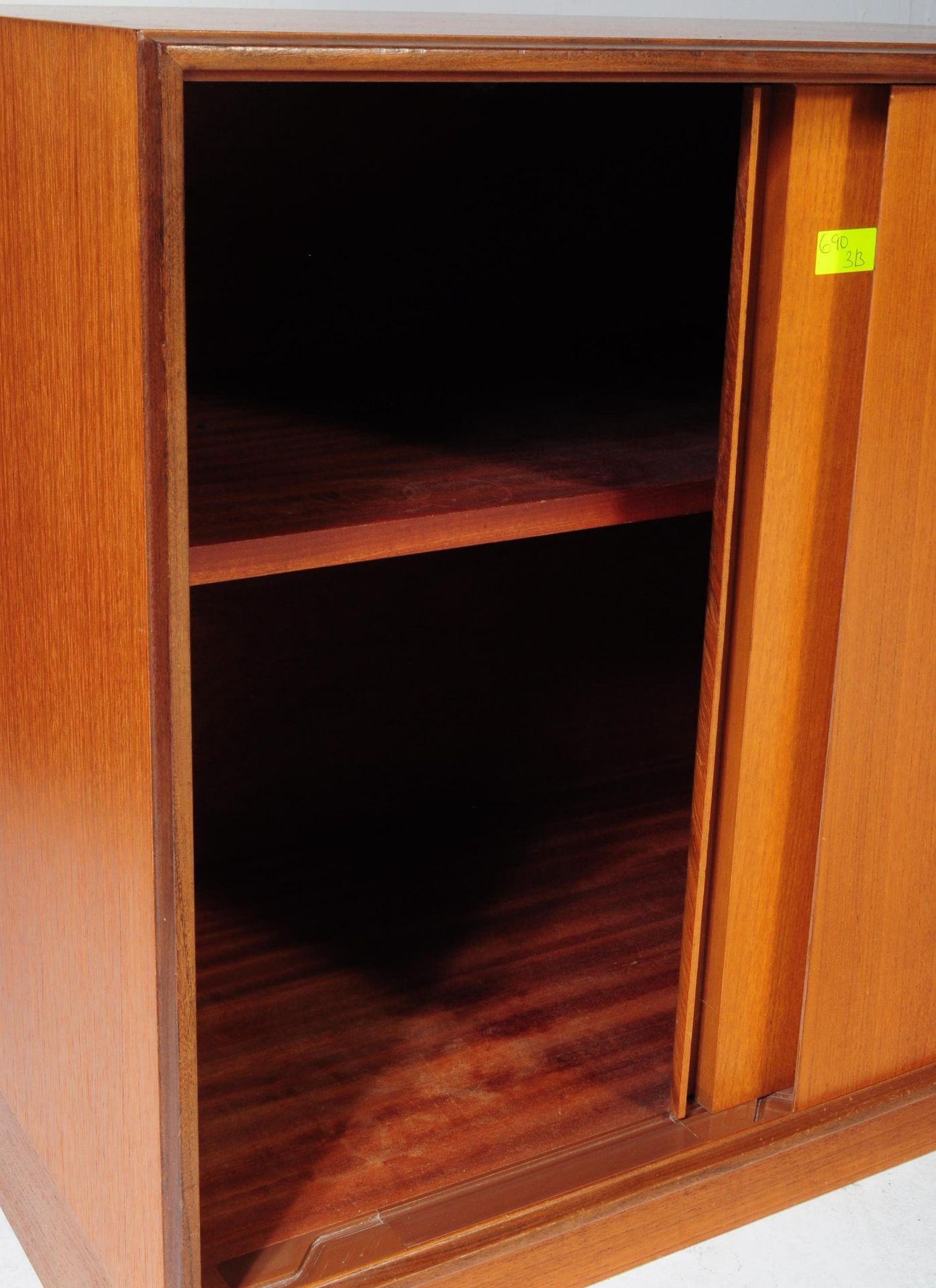 SET OF THREE MID TO LATE 20TH CENTURY TEAK WOOD CABINETS - Image 3 of 7