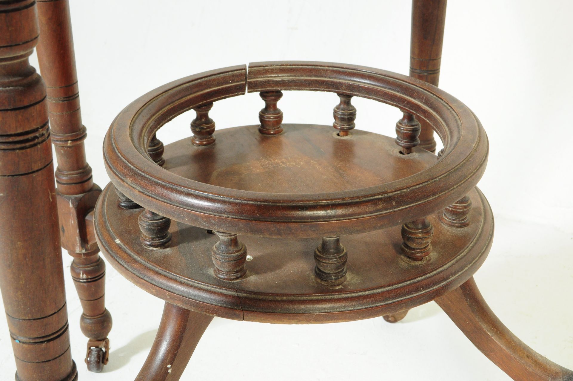 A LATE 19TH CENTURY MAHOGANY OCTAGONAL CENTRE TABLE - Image 5 of 5
