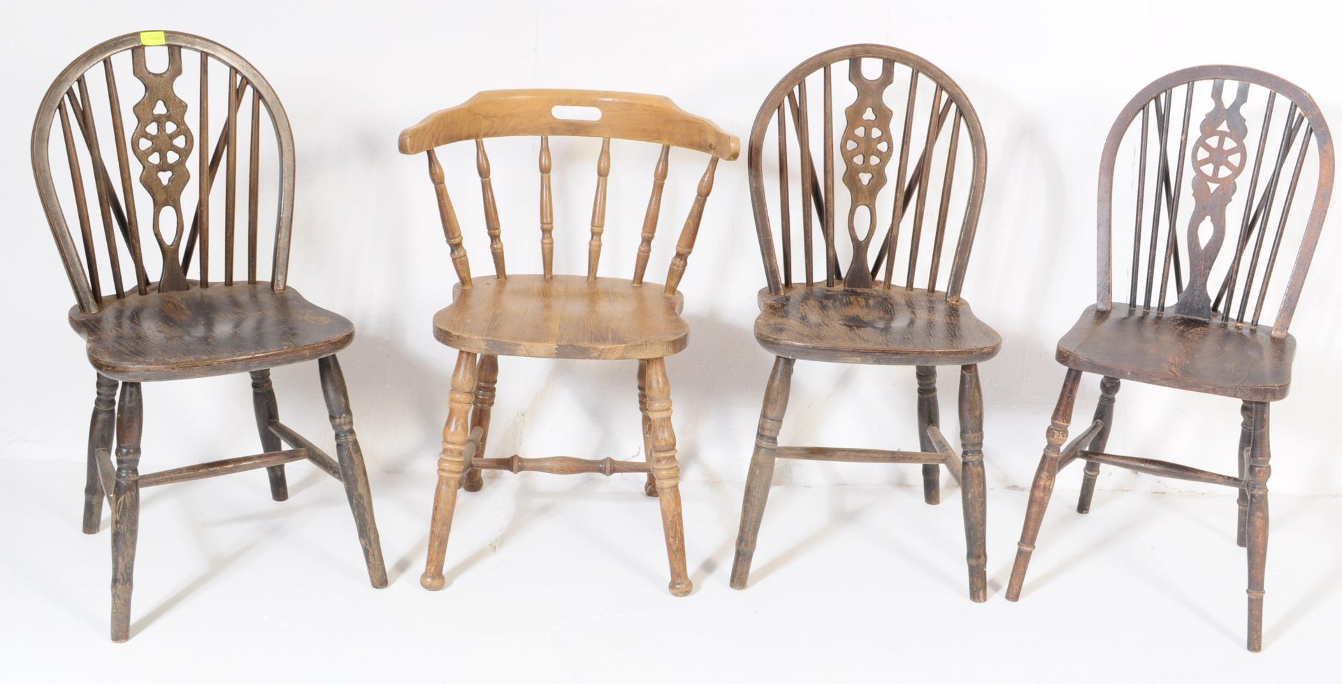EARLY 20TH CENTURY OAK WINDSOR WHEEL BACK CHAIRS - Image 2 of 5