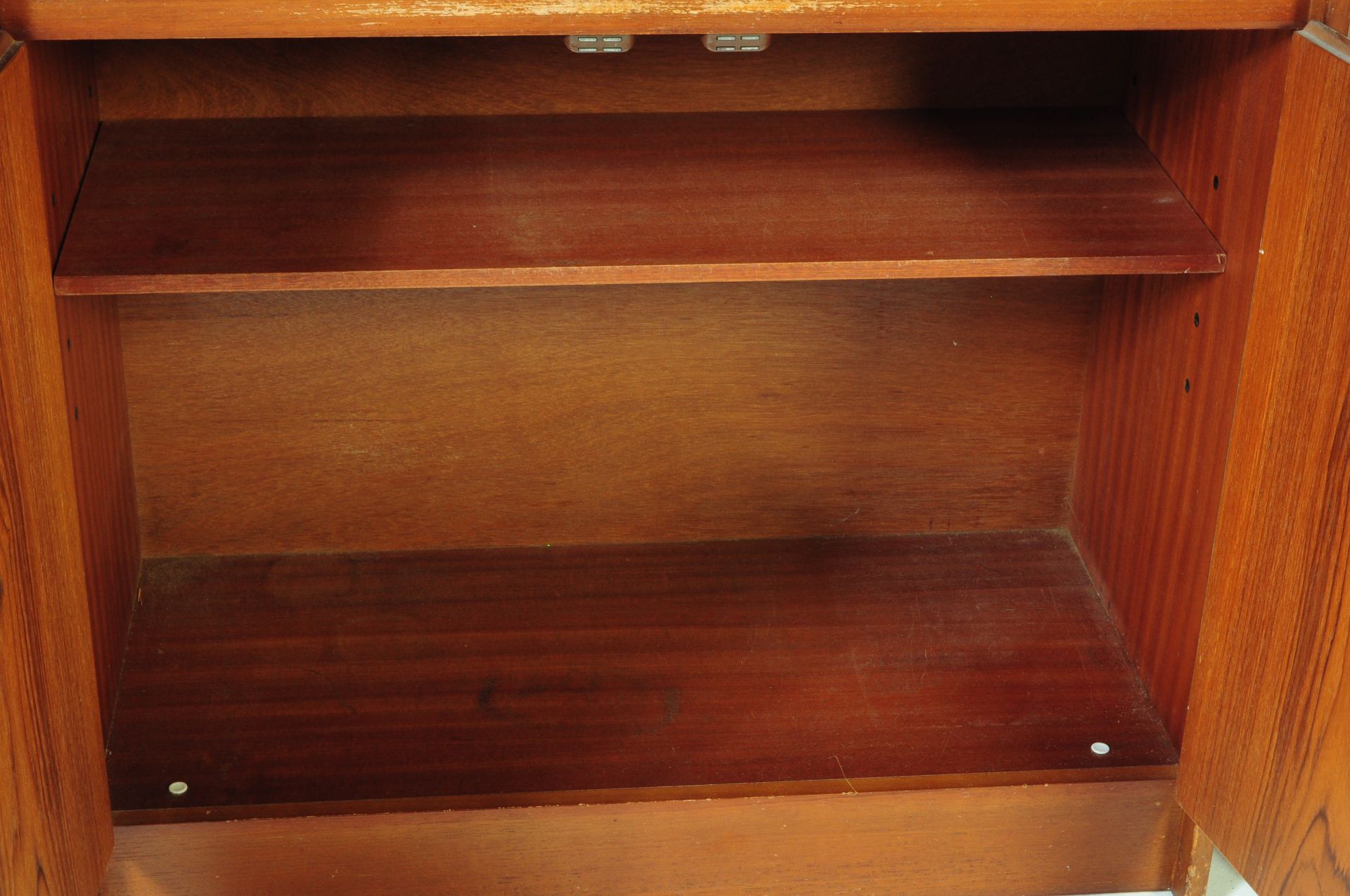 PAIR OF MID CENTURY TEAK WILLIAM LAWRENCE BOOKCASES - Image 3 of 4