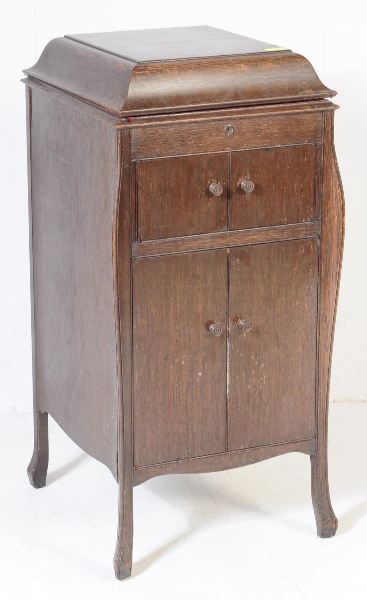 A VINTAGE 20TH CENTURY OAK PEDESTAL GRAMOPHONE CABINET - Image 2 of 6