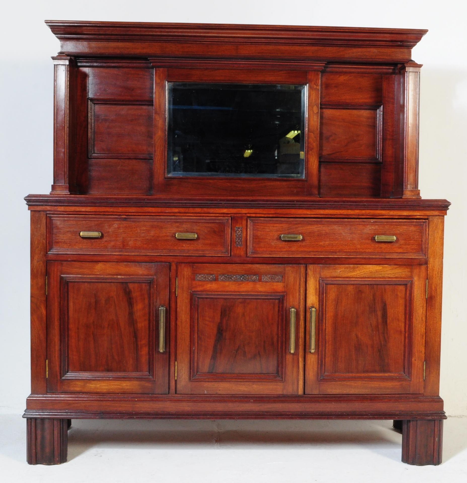 EDWARDIAN ARTS & CRAFTS WALNUT MIRROR BACK SIDEBOARD - Image 3 of 6