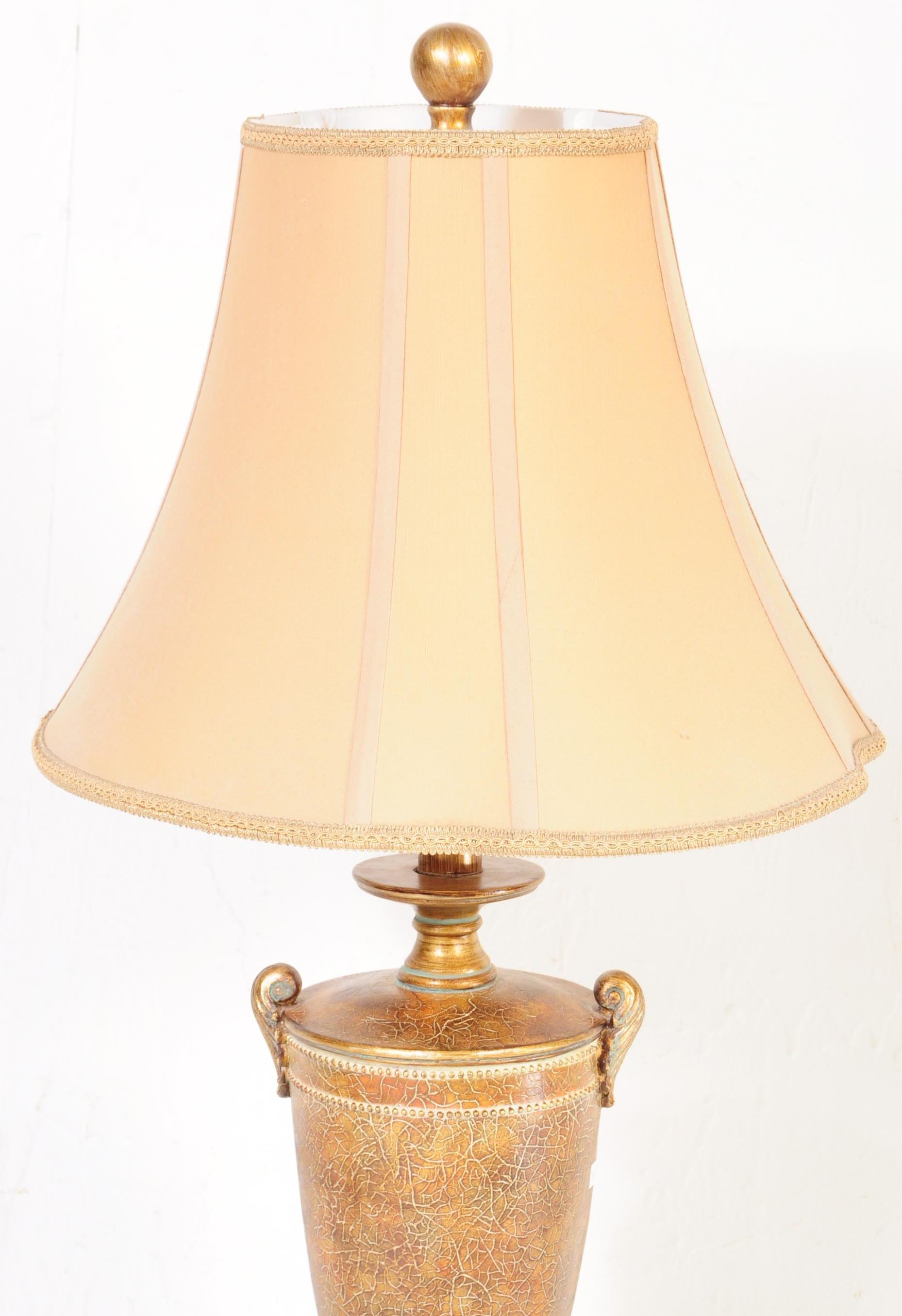 A PAIR OF 20TH CENTURY REGENCY STYLE FLOOR AND TABLE LAMPS - Image 5 of 5