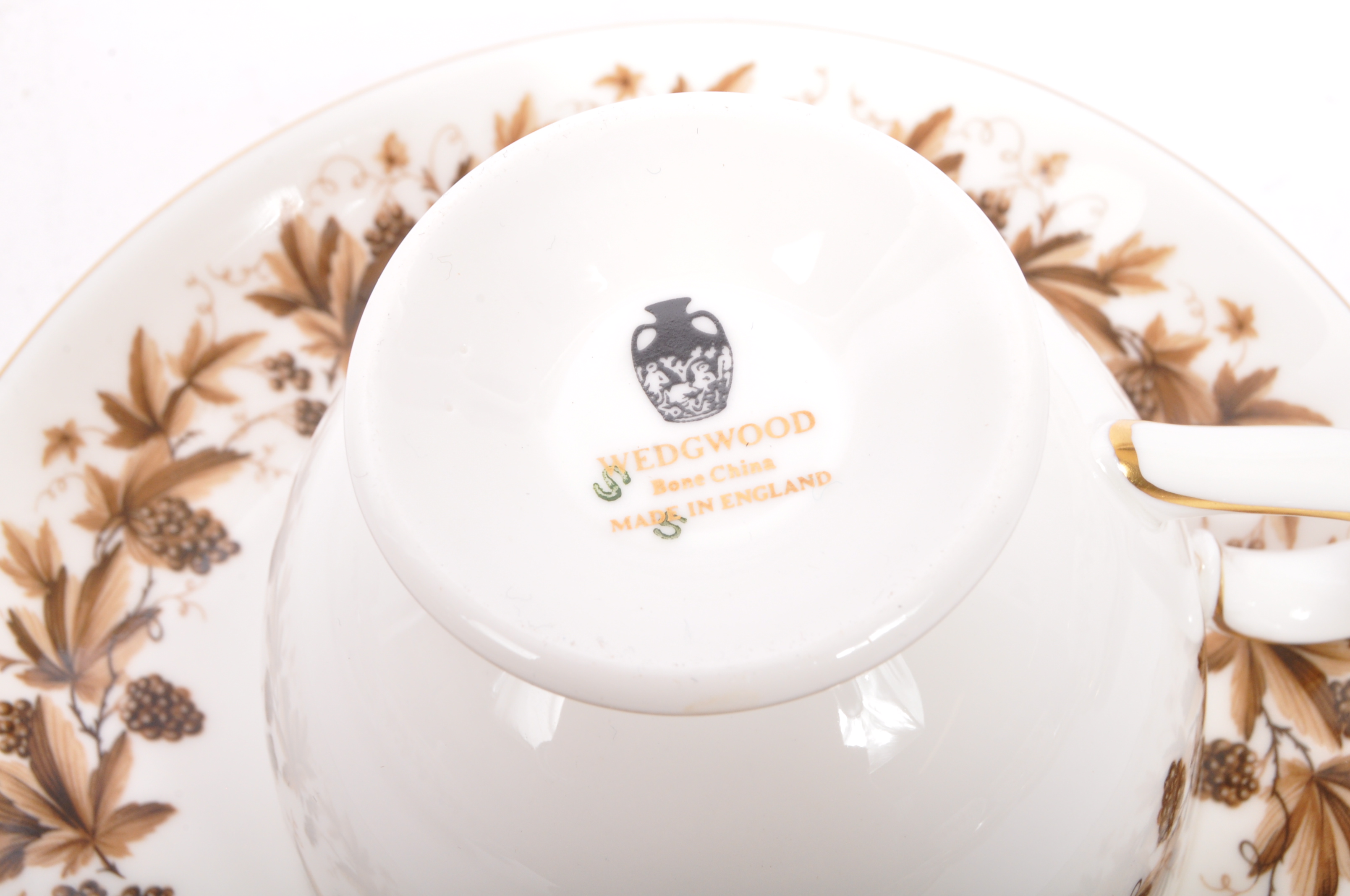 VINTAGE RETRO WEDGWOOD AUTUMN VINE DINNER TEA SET - Image 7 of 7