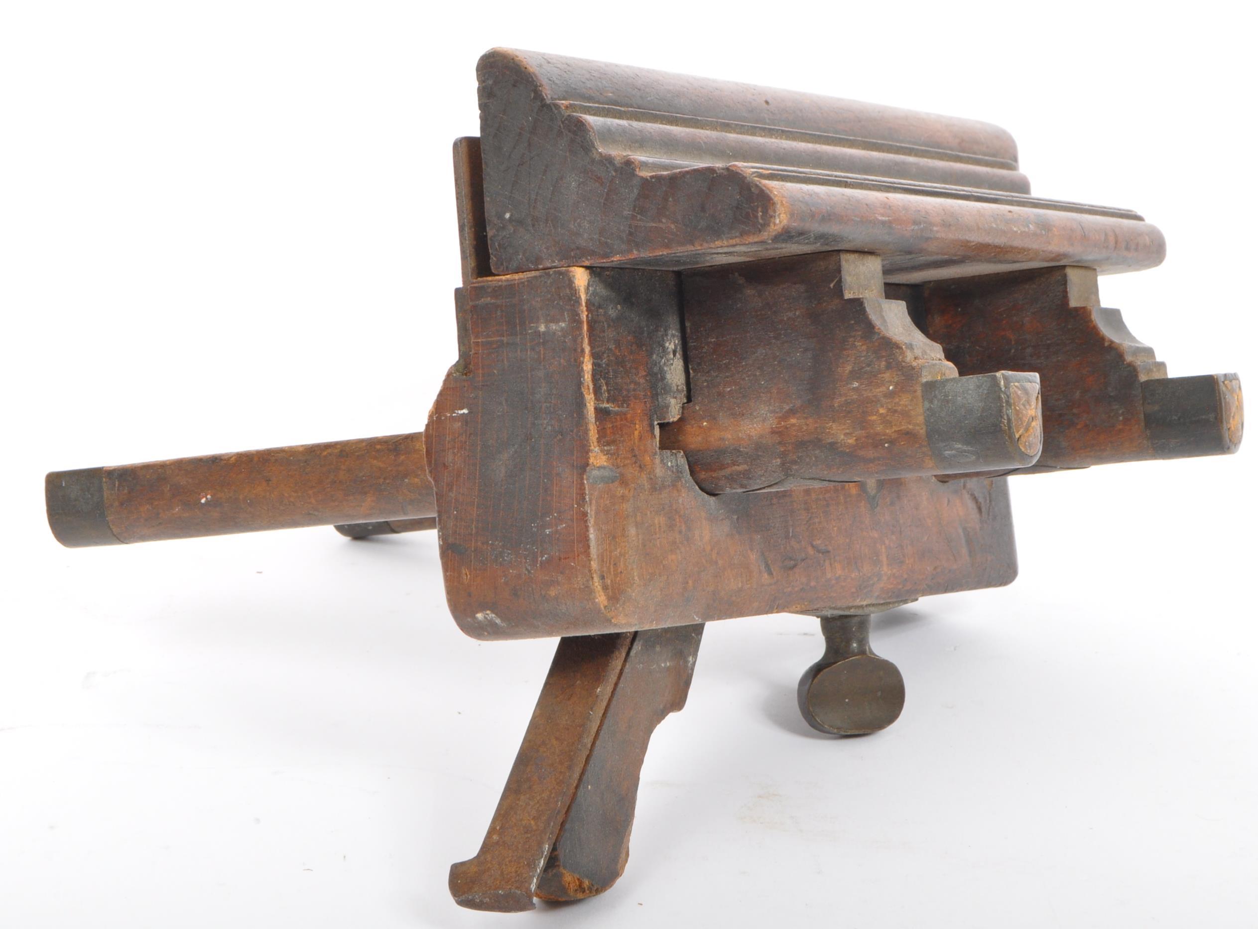 EARLY TO MID CENTURY CARPENTERS WOOD PLOUGH PLANE - Image 2 of 5