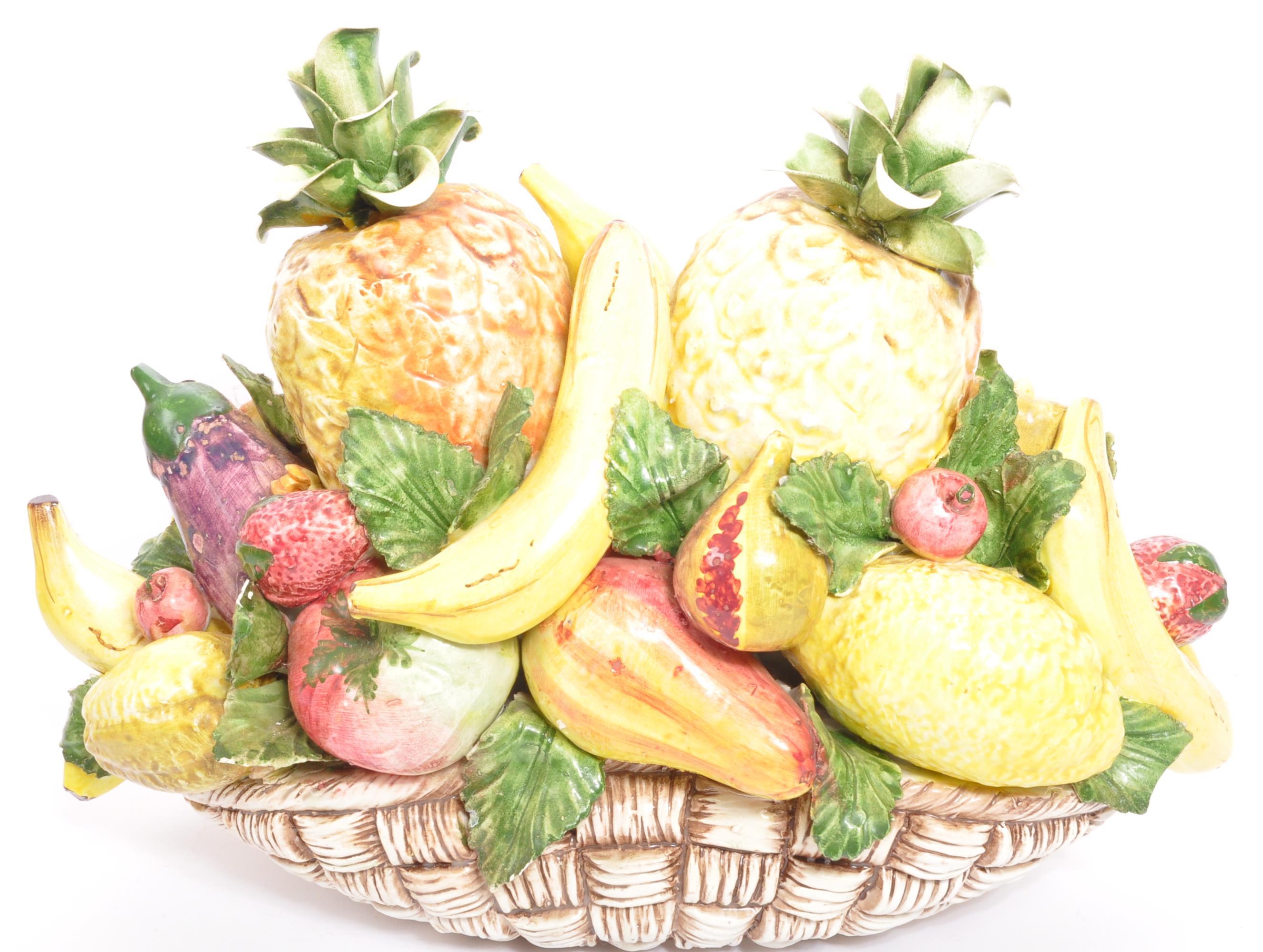 1950S CAPODIMONTE CERAMIC FRUIT BOWL & FLOWER DISPLAY - Image 2 of 6