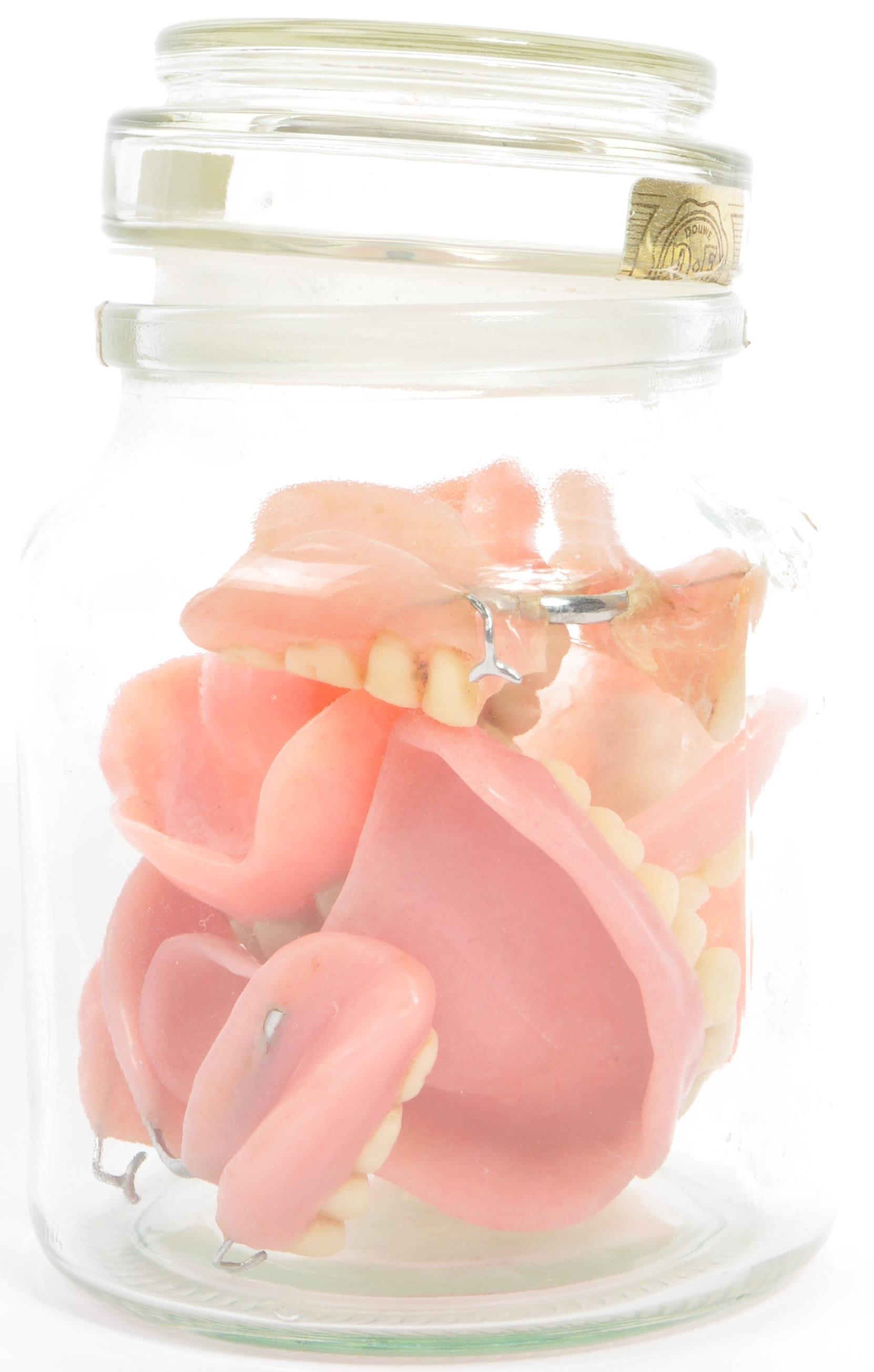 COLLECTION OF 20TH CENTURY FALSE TEETH - GOLD CAPS - Image 6 of 6