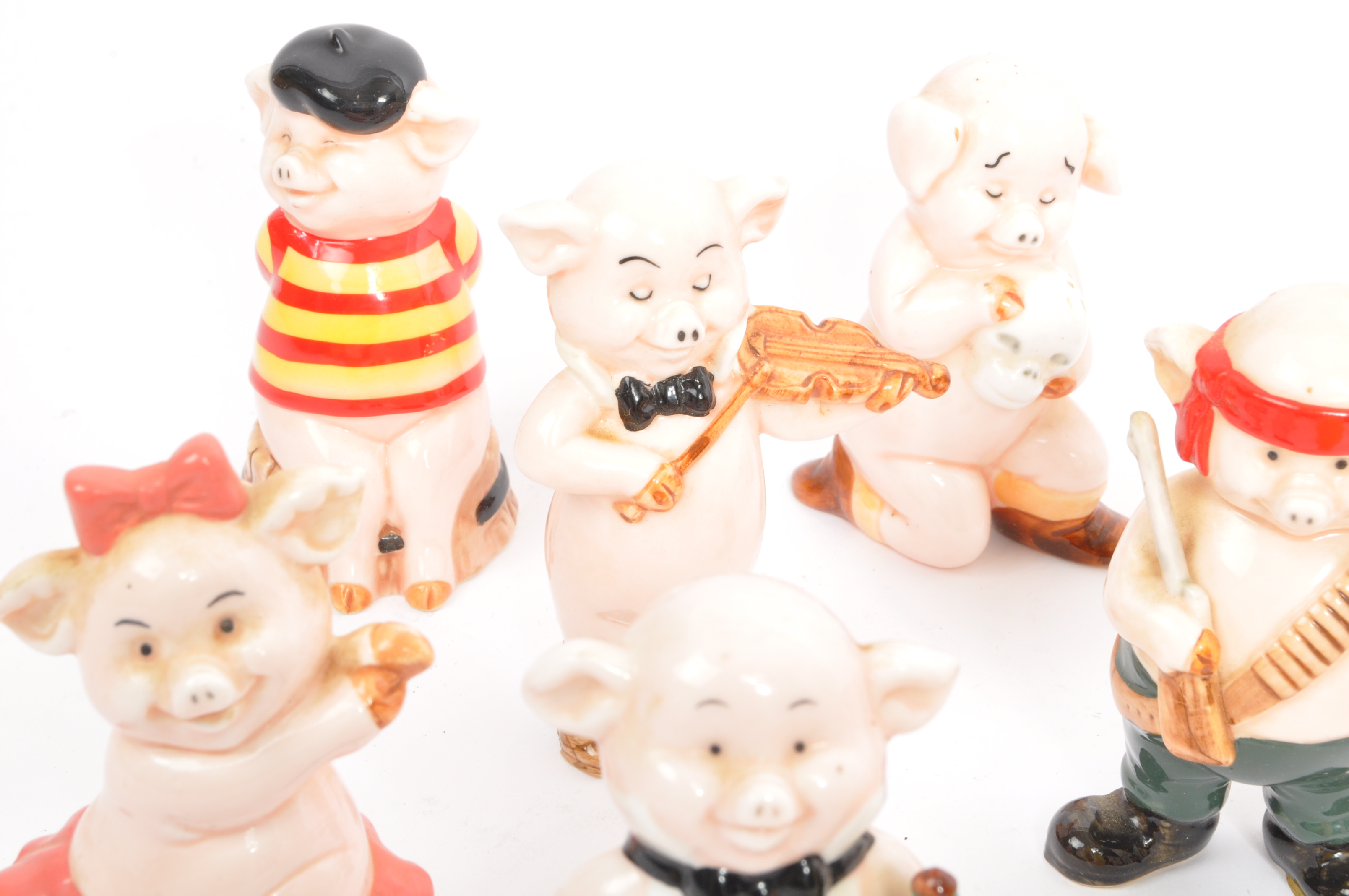 COLLECTION OF VINTAGE DANBURY MINT ' PIGGIES ' FIGURINES - Image 3 of 7