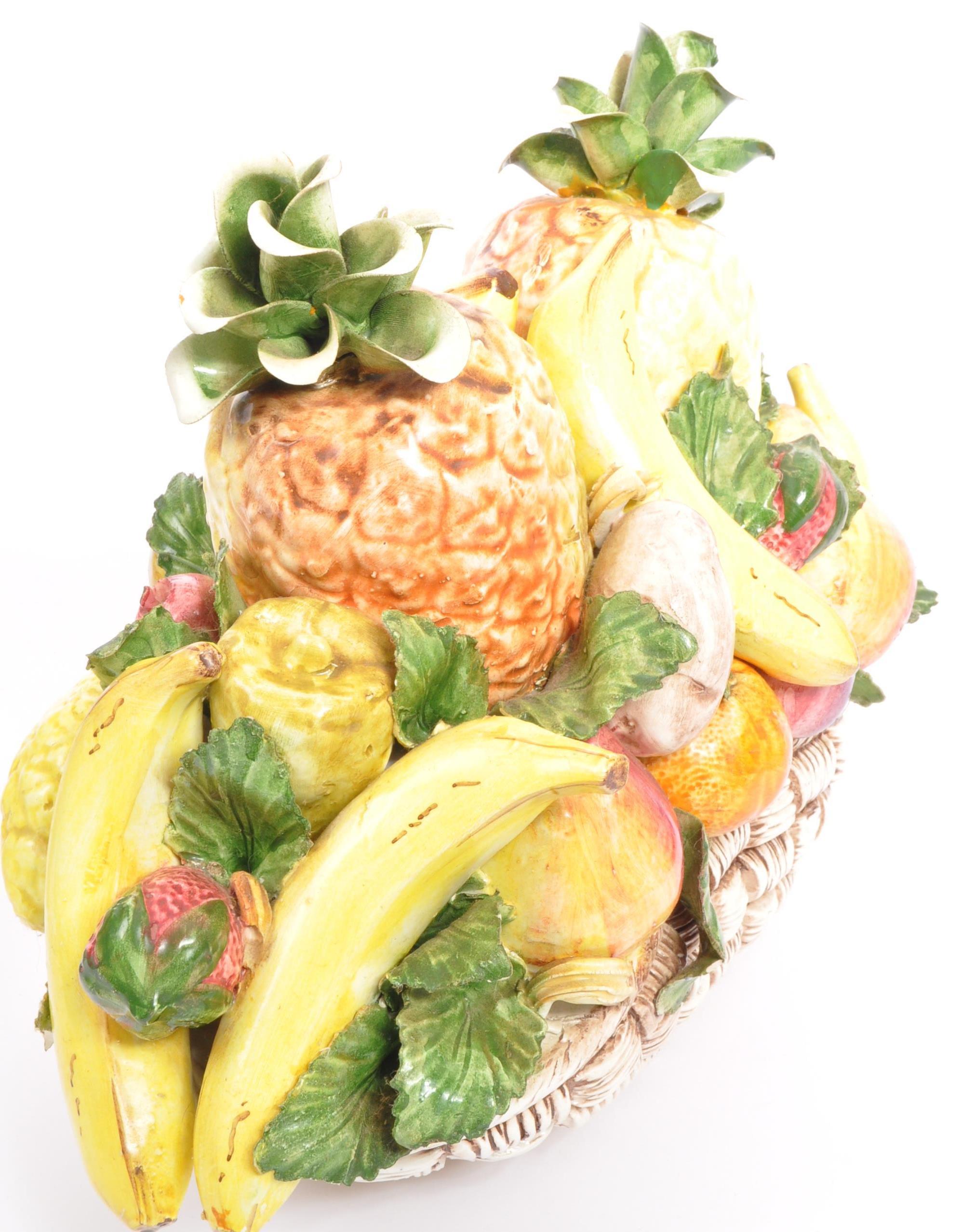 1950S CAPODIMONTE CERAMIC FRUIT BOWL & FLOWER DISPLAY - Image 3 of 6